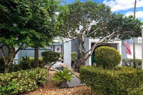 8465 Waterford Cir, Tamarac, FL MLS: F10444807