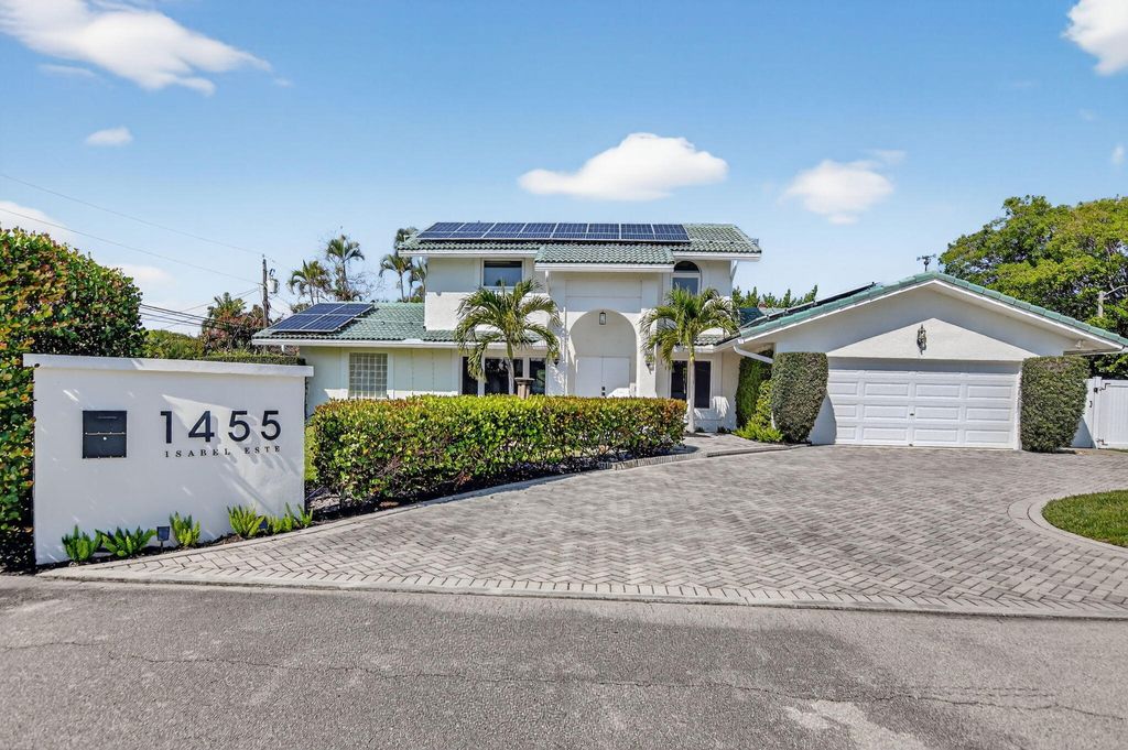 Photo of 1455 Isabel Este Road E, Boca Raton, FL 33486 (MLS # B26007165)