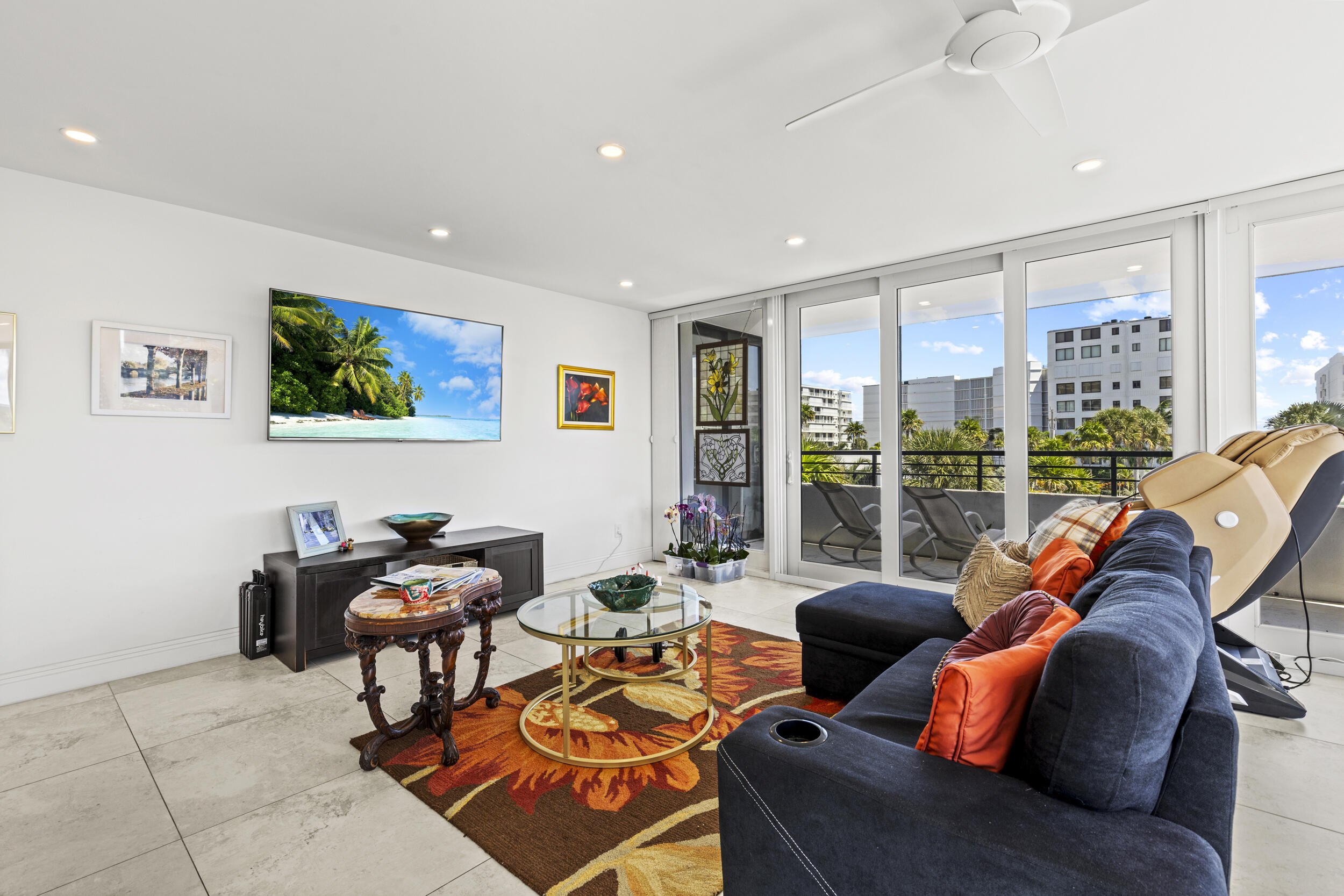 MAYFAIR HOUSE CONDO - Residential