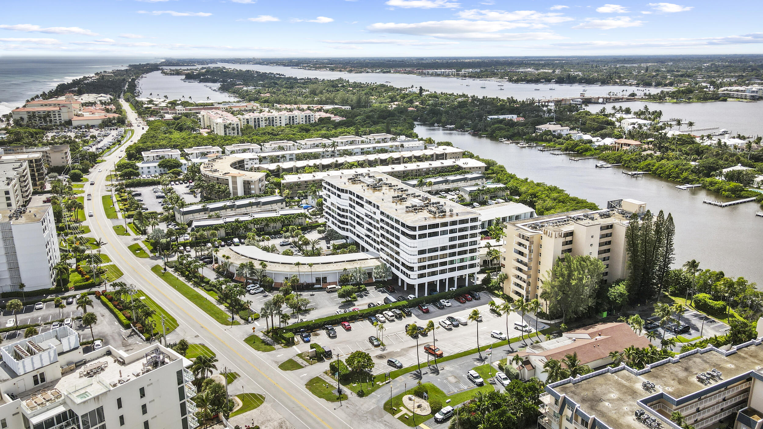 MAYFAIR HOUSE CONDO - Residential