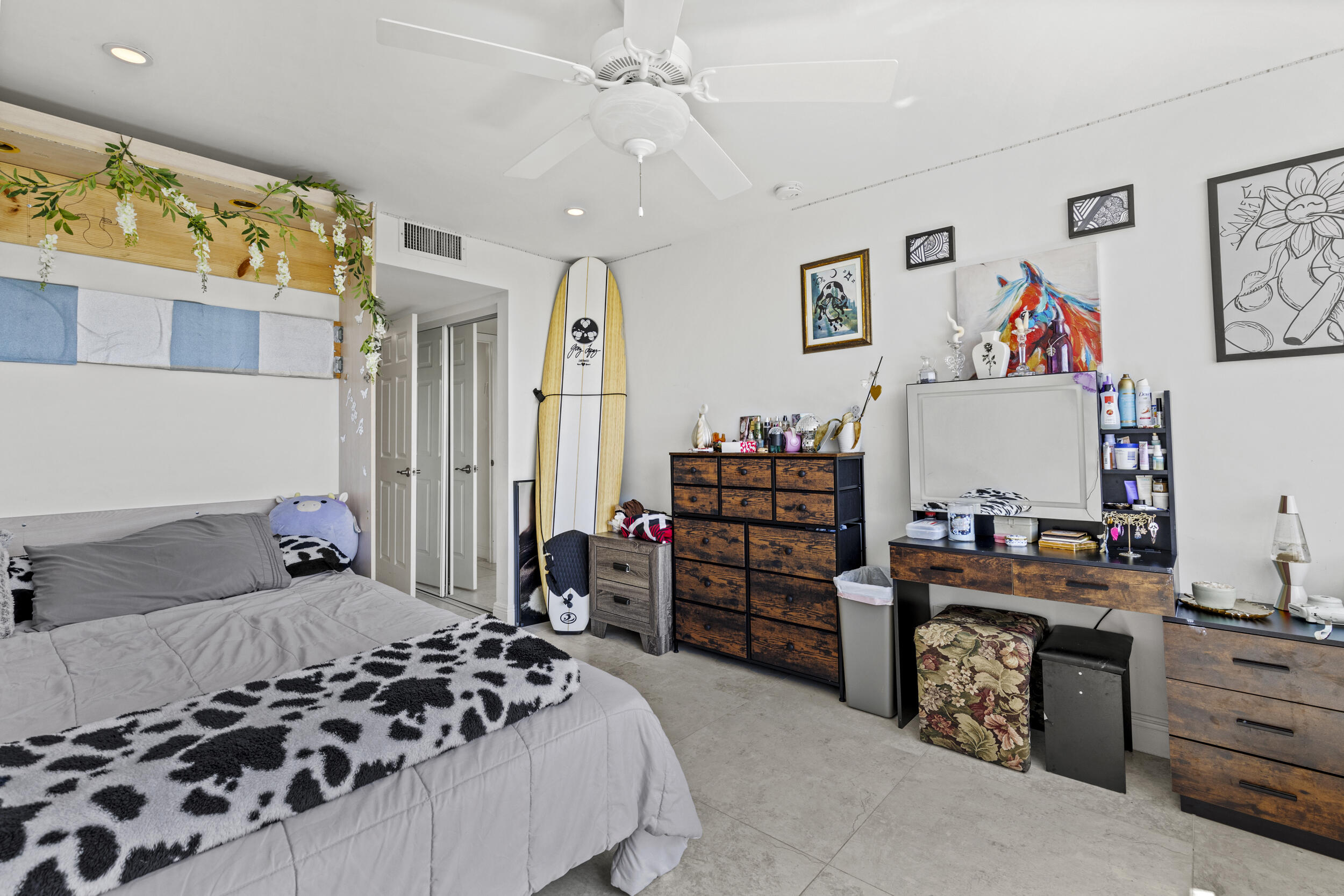 MAYFAIR HOUSE CONDO - Residential