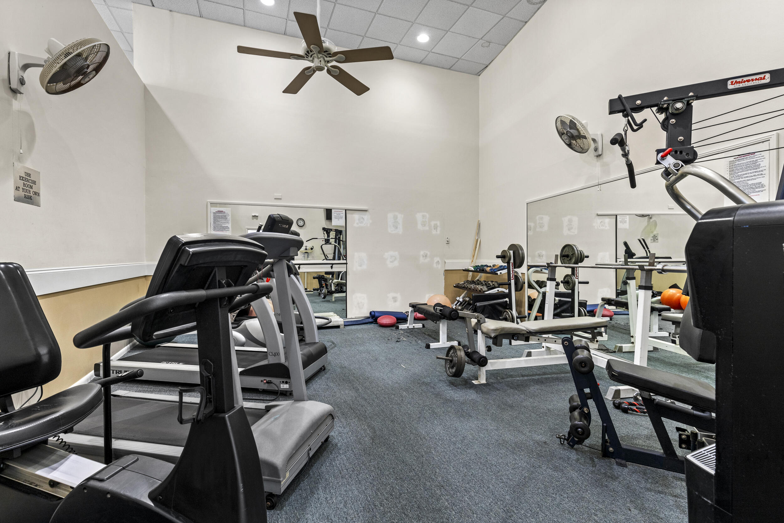 MAYFAIR HOUSE CONDO - Residential