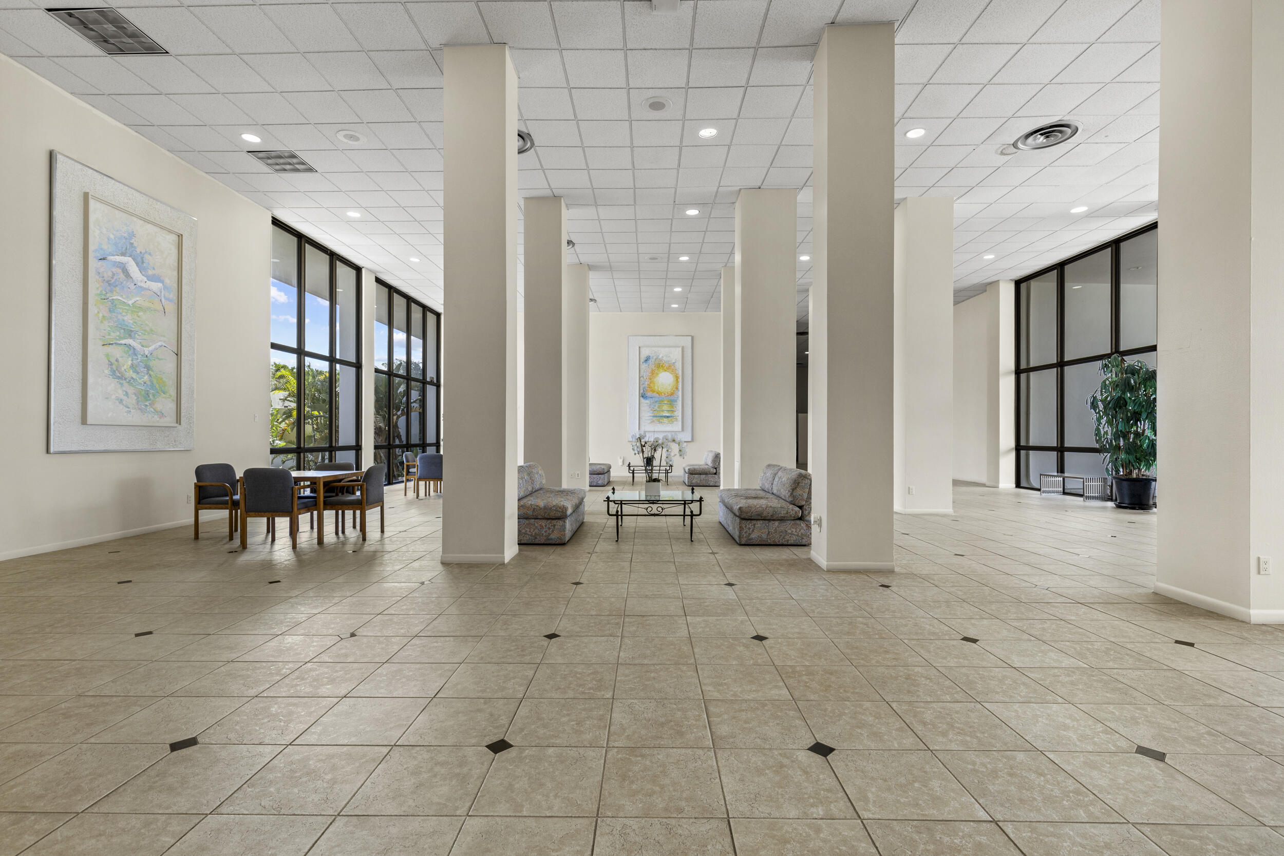 MAYFAIR HOUSE CONDO - Residential