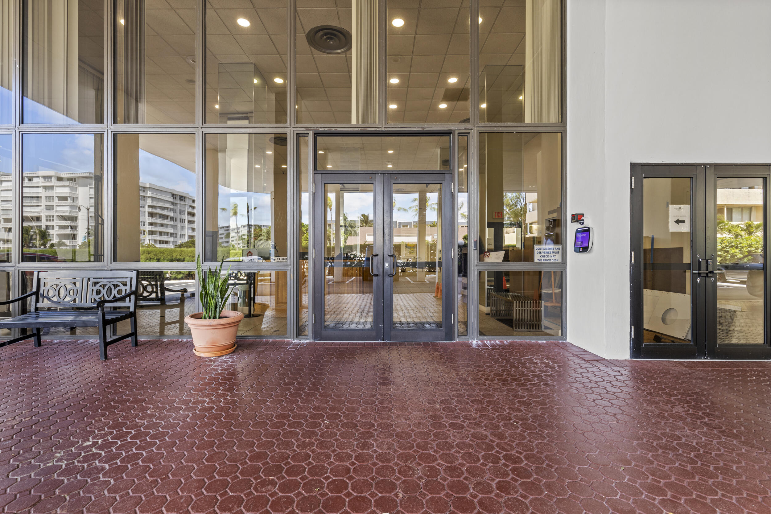 MAYFAIR HOUSE CONDO - Residential