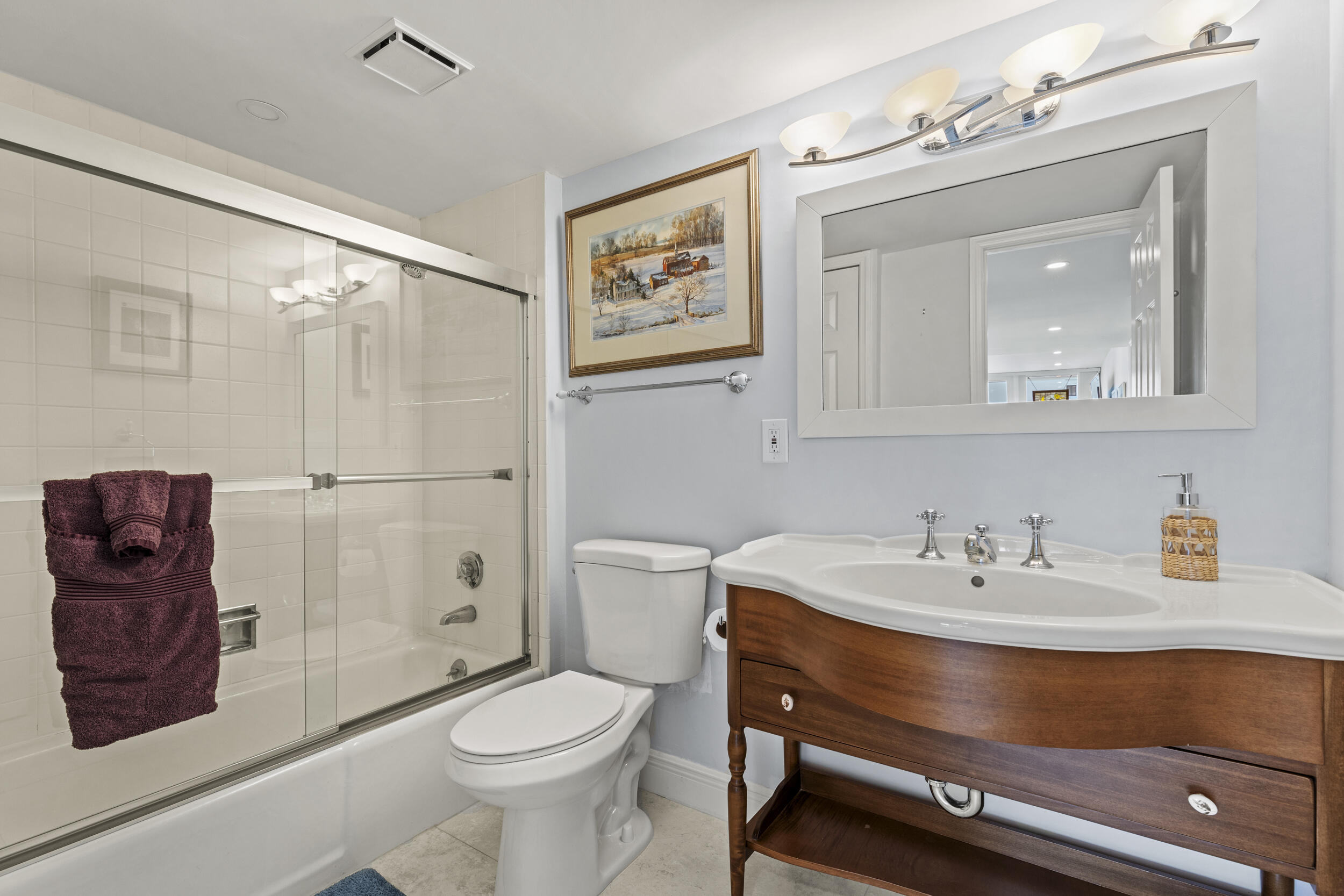 MAYFAIR HOUSE CONDO - Residential