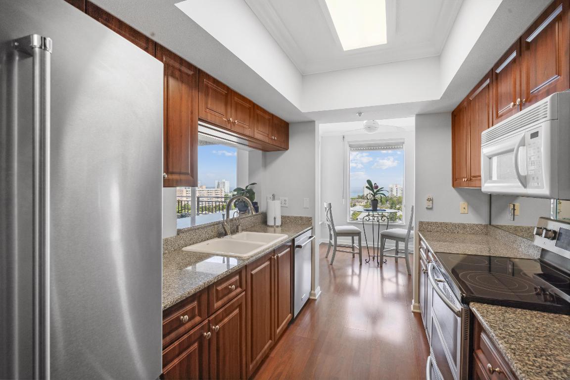 POINTE @ POMPANO BEACH CONDO - Residential