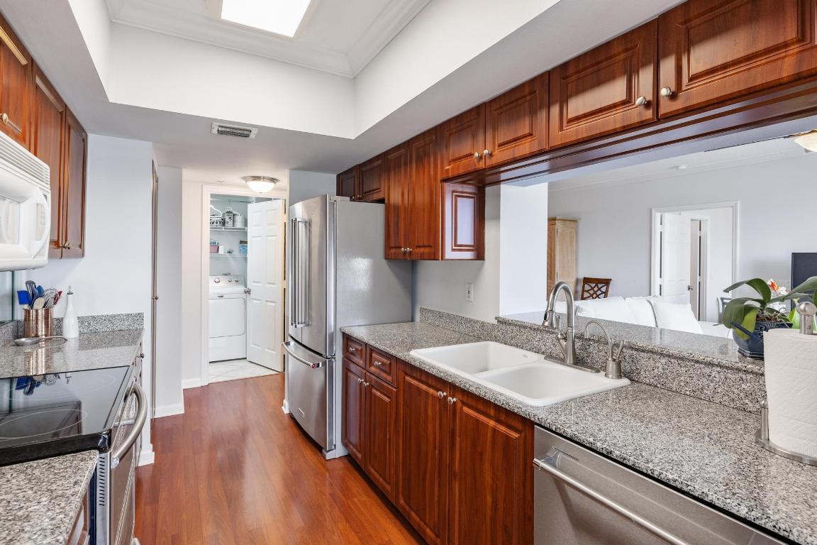 POINTE @ POMPANO BEACH CONDO - Residential