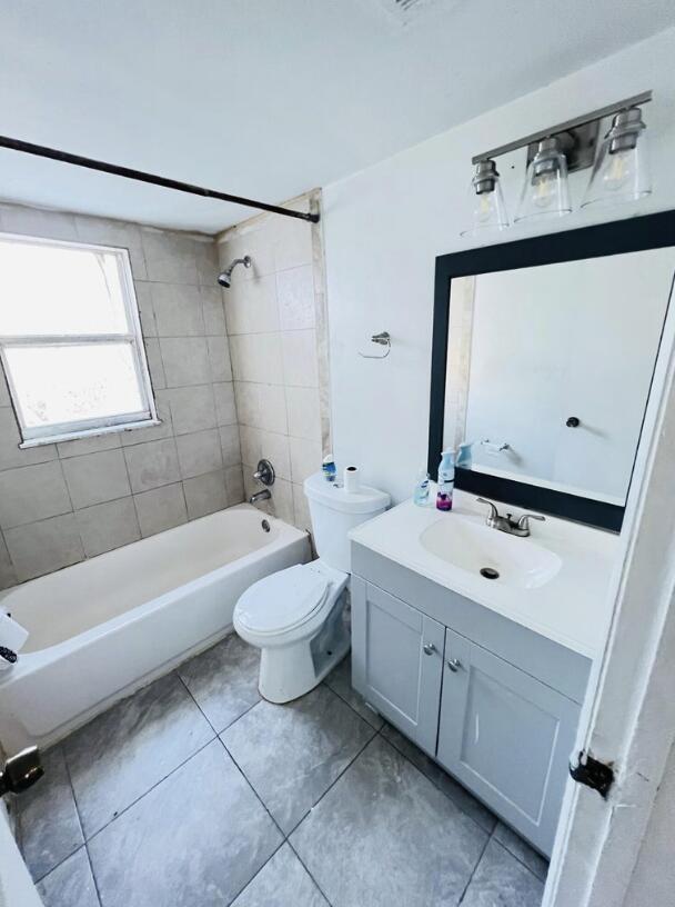 PINECREST ESTATES UNIT 2 - Residential Lease