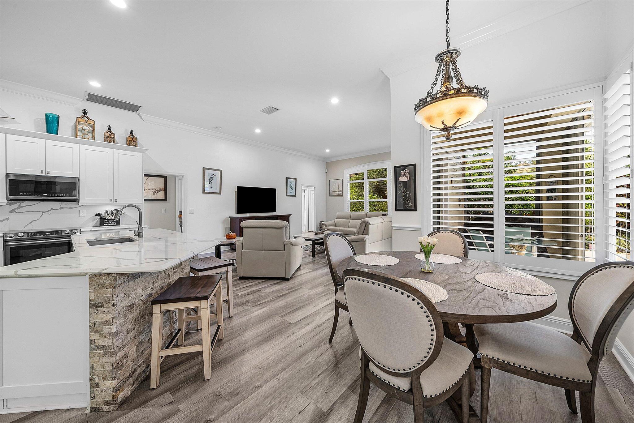 RIVER RIDGE - Residential