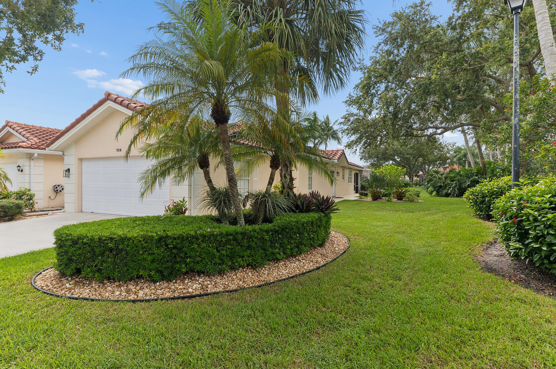Properties 7910 Pine Island Way