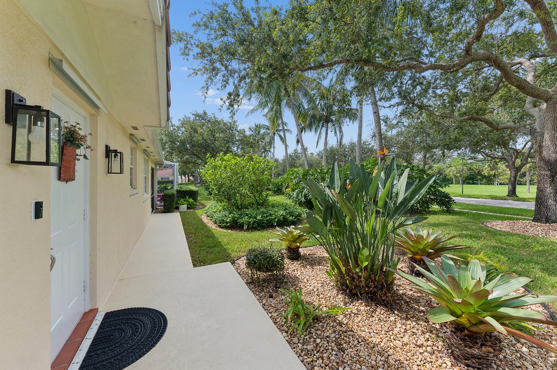 Properties 7910 Pine Island Way