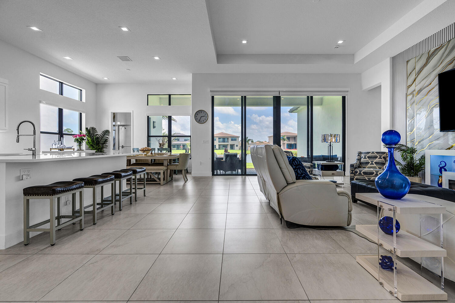 View photos, virtual tours, details... 9524 Riverside Park Drive