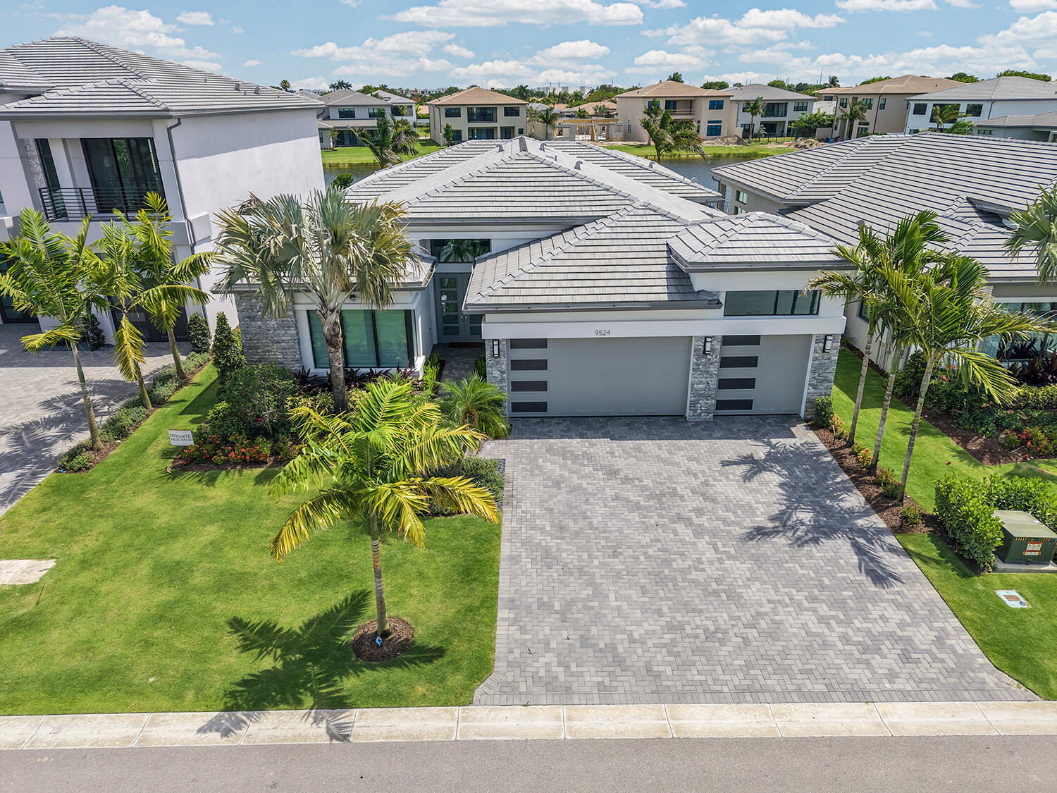 View photos, virtual tours, details... 9524 Riverside Park Drive