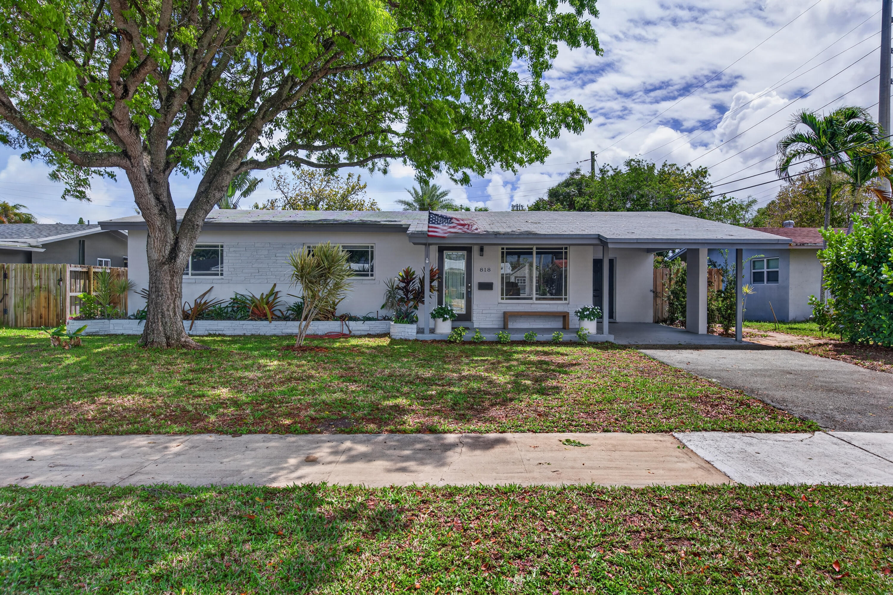 JENADA VILLAS - Residential