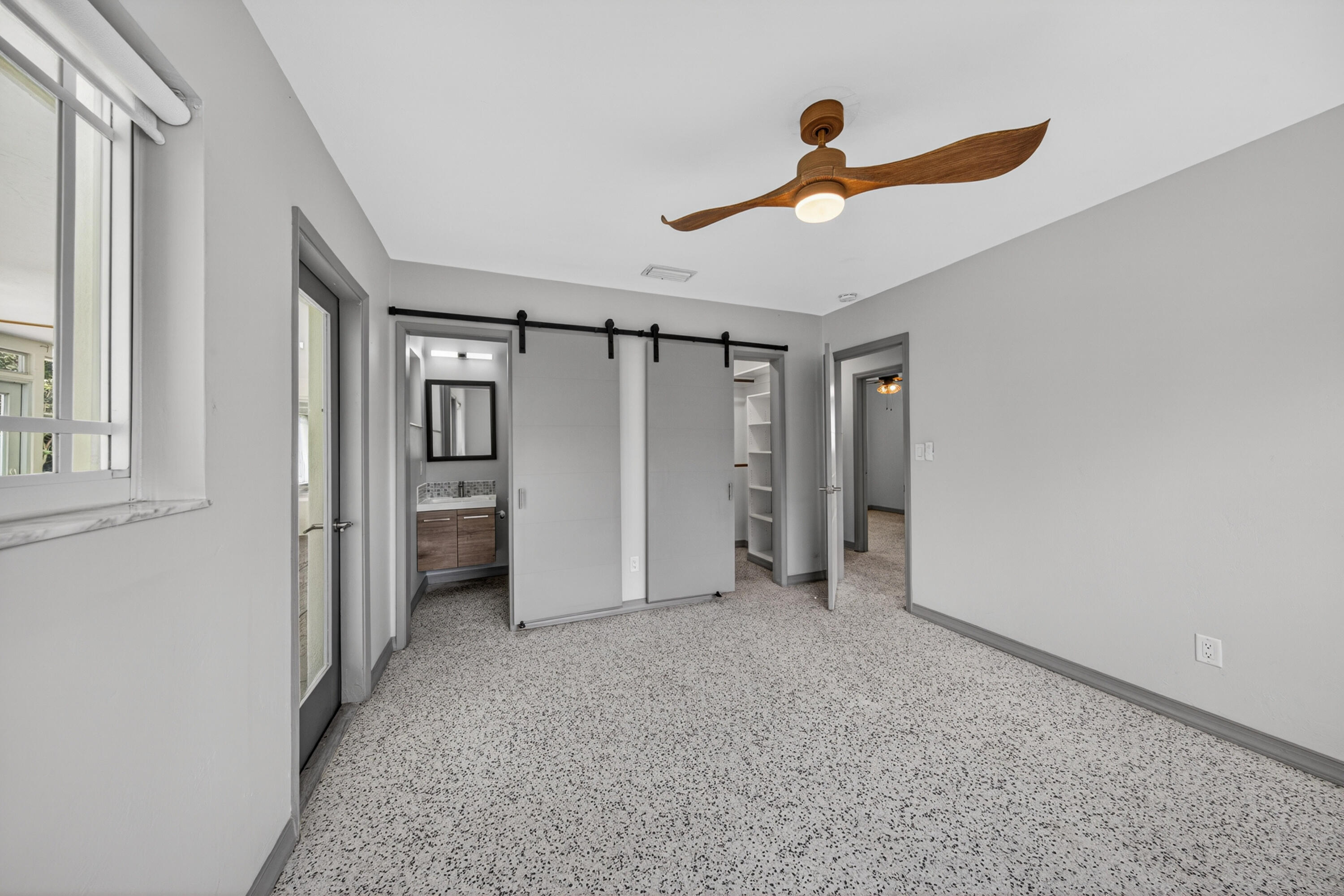 JENADA VILLAS - Residential