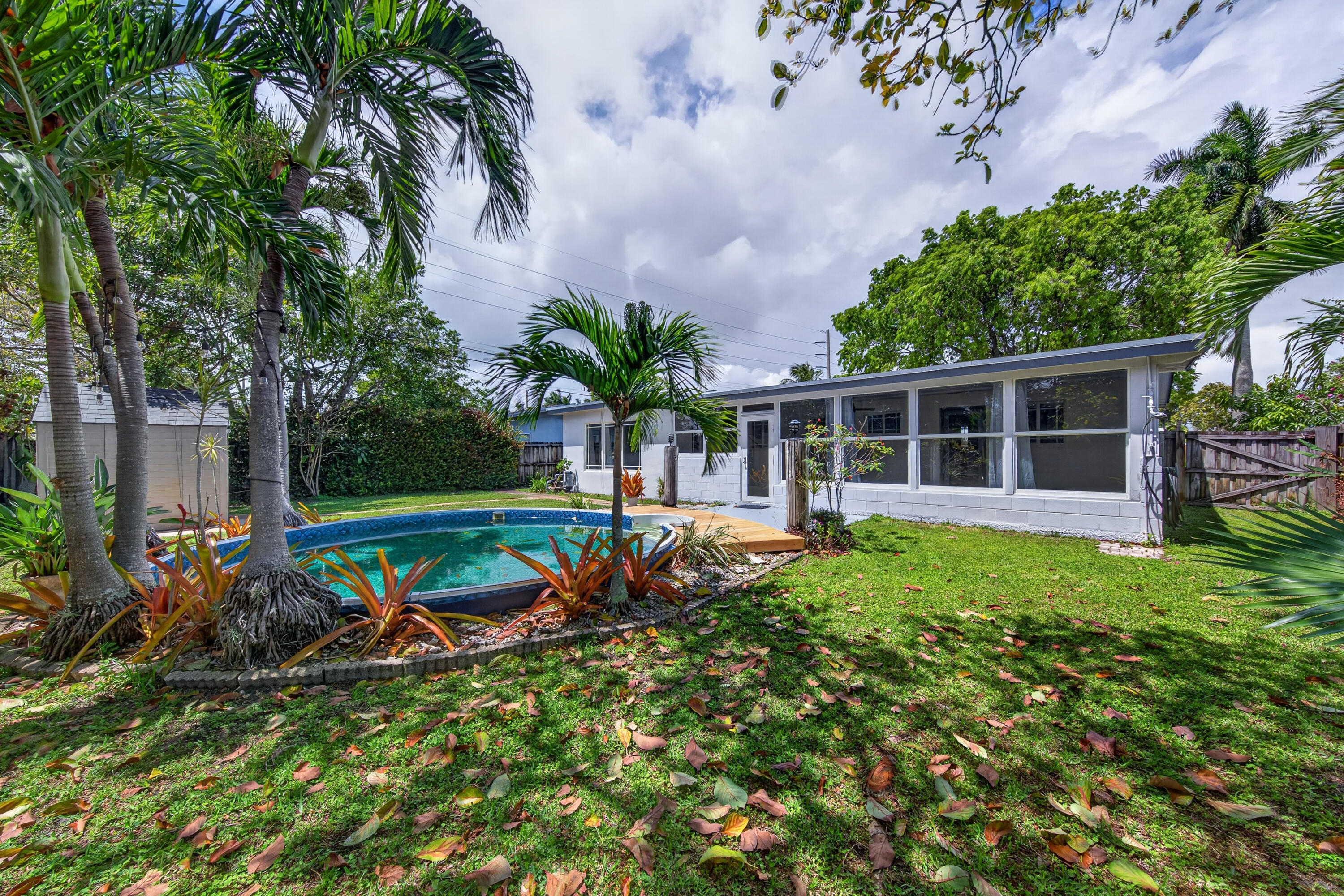 JENADA VILLAS - Residential