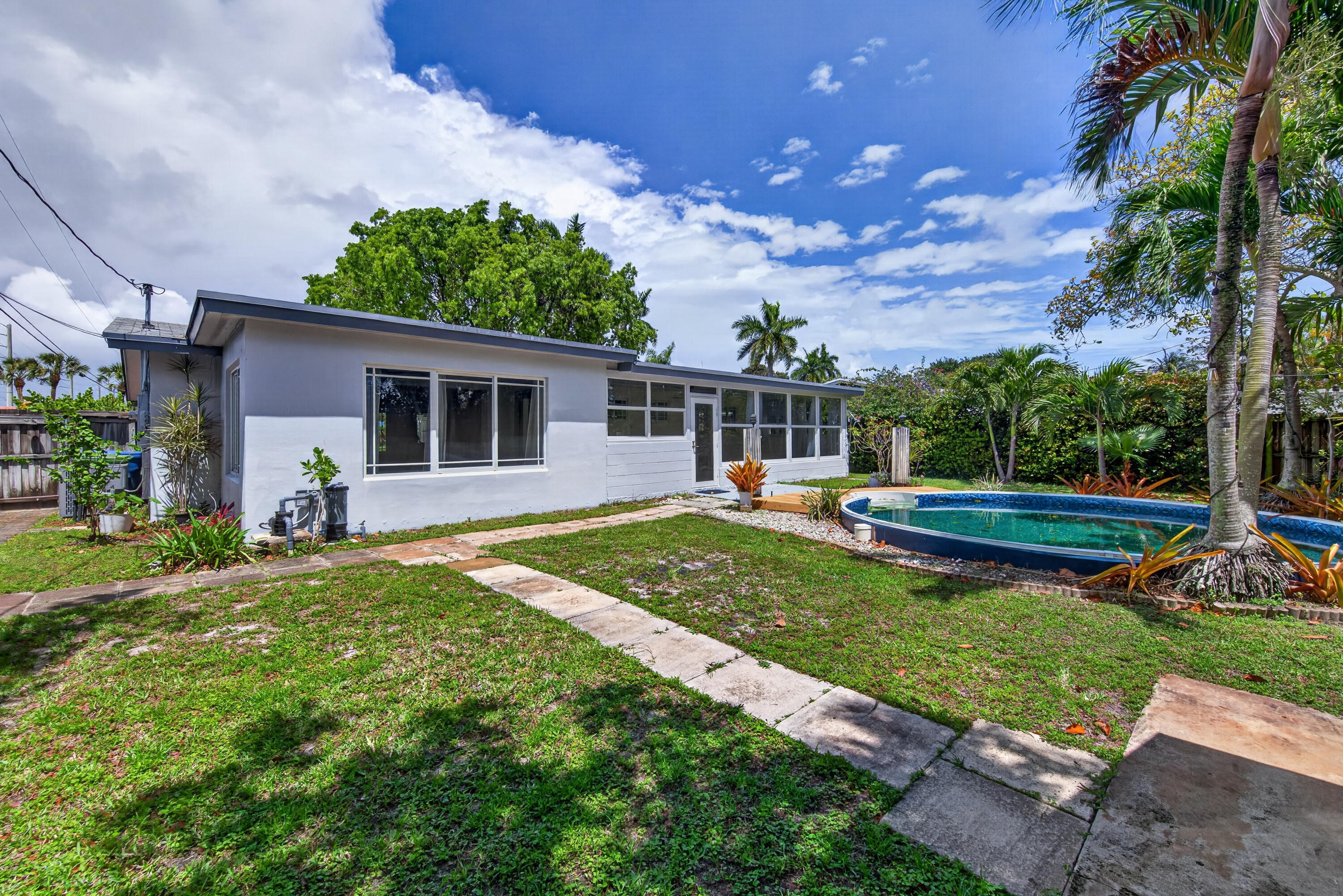 JENADA VILLAS - Residential