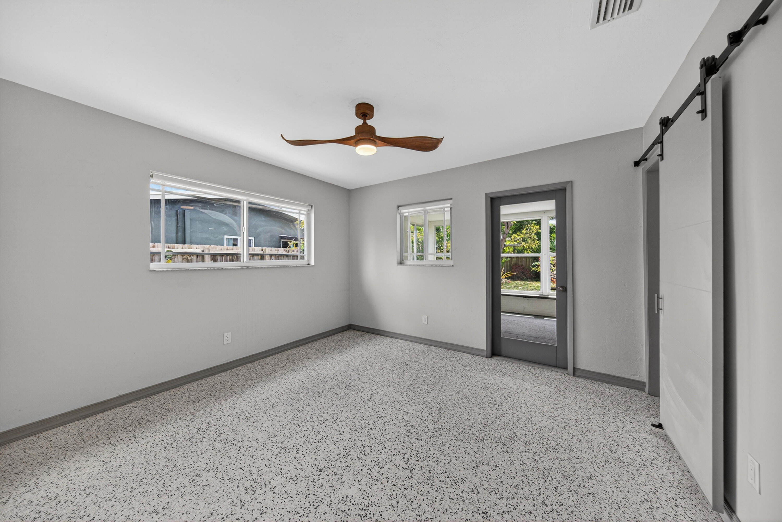 JENADA VILLAS - Residential