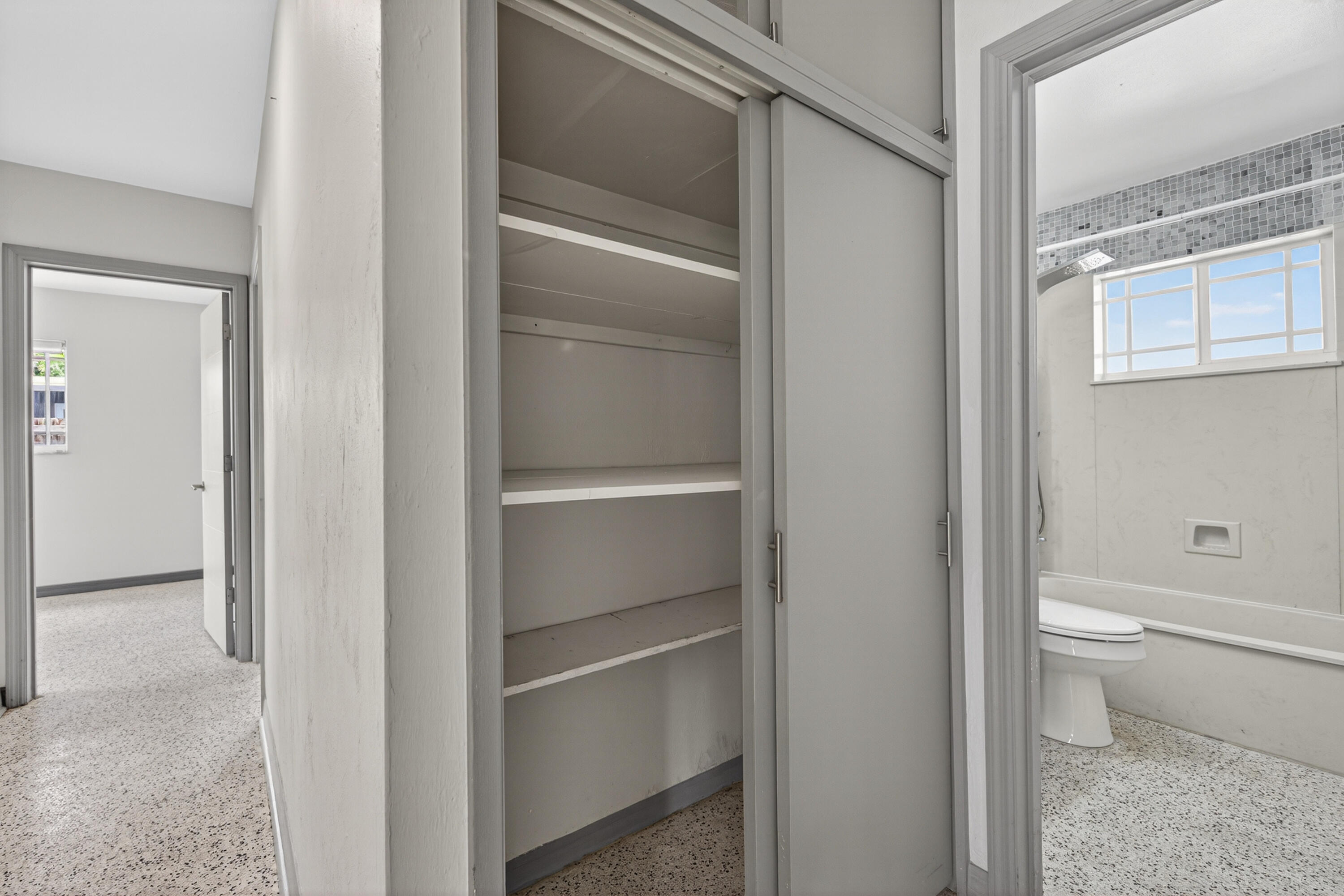 JENADA VILLAS - Residential