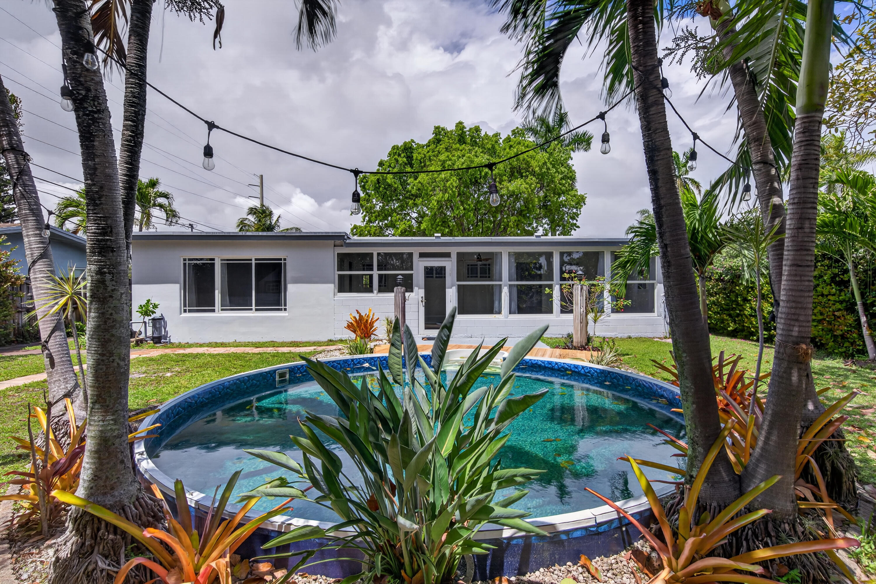 JENADA VILLAS - Residential