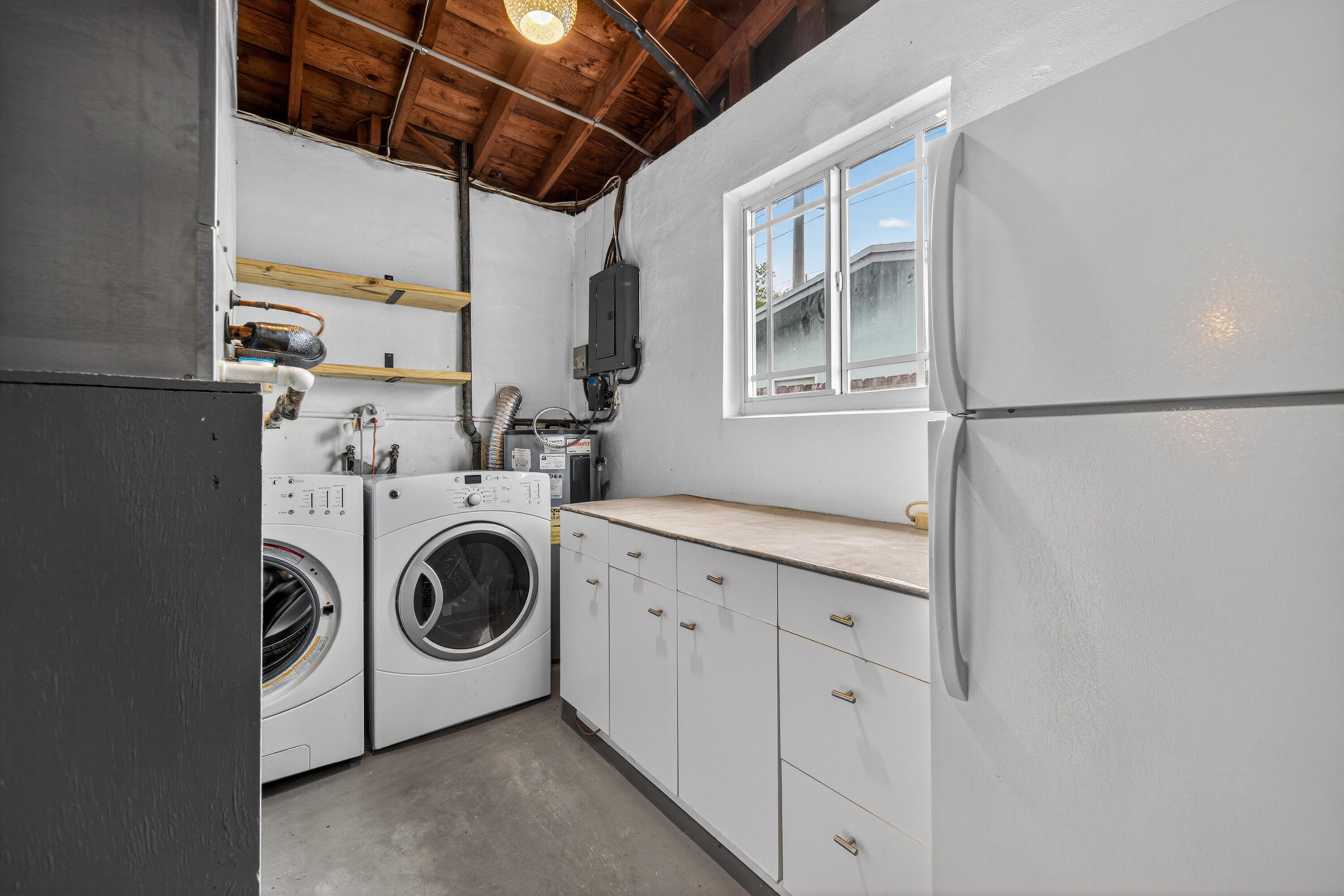 JENADA VILLAS - Residential