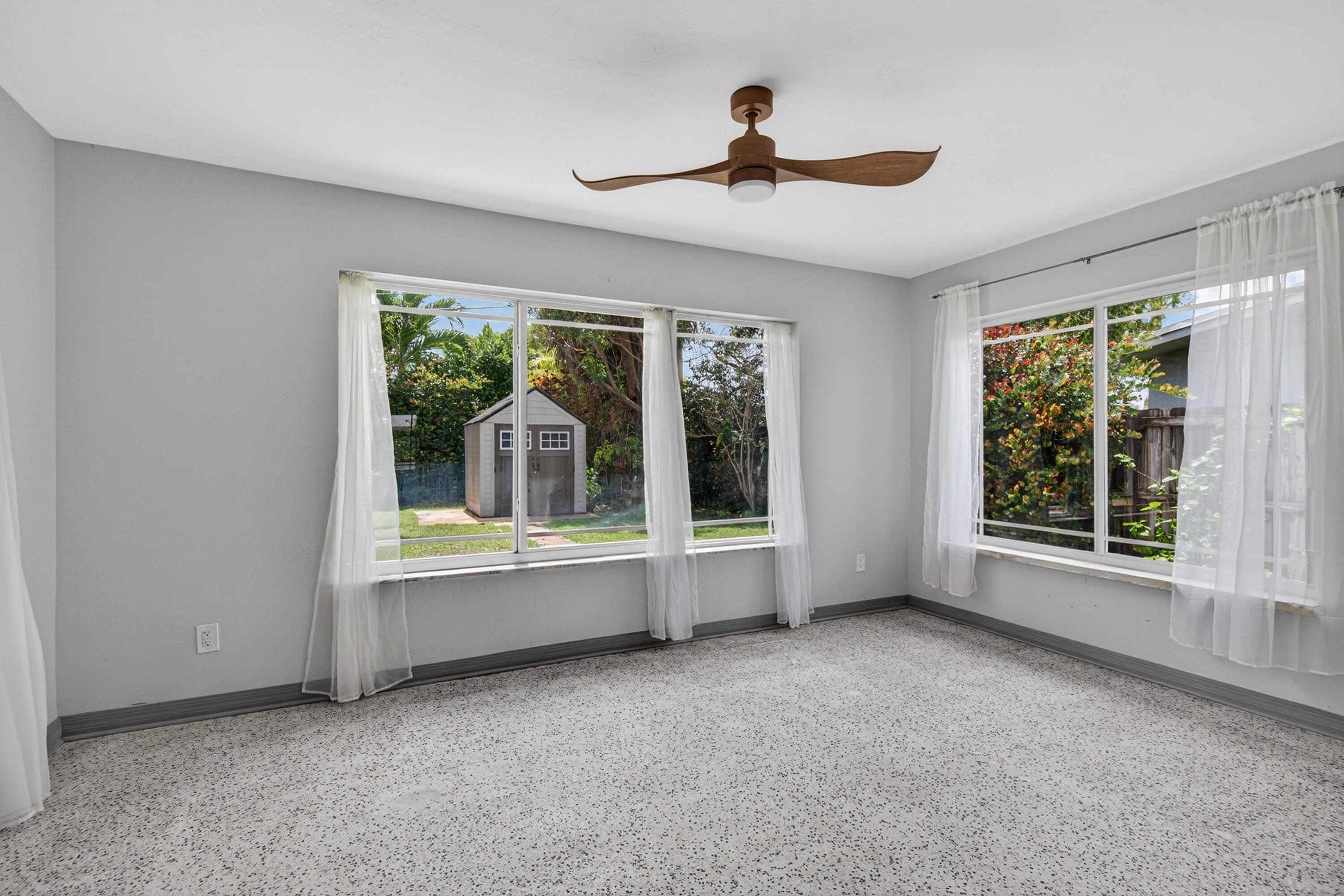 JENADA VILLAS - Residential