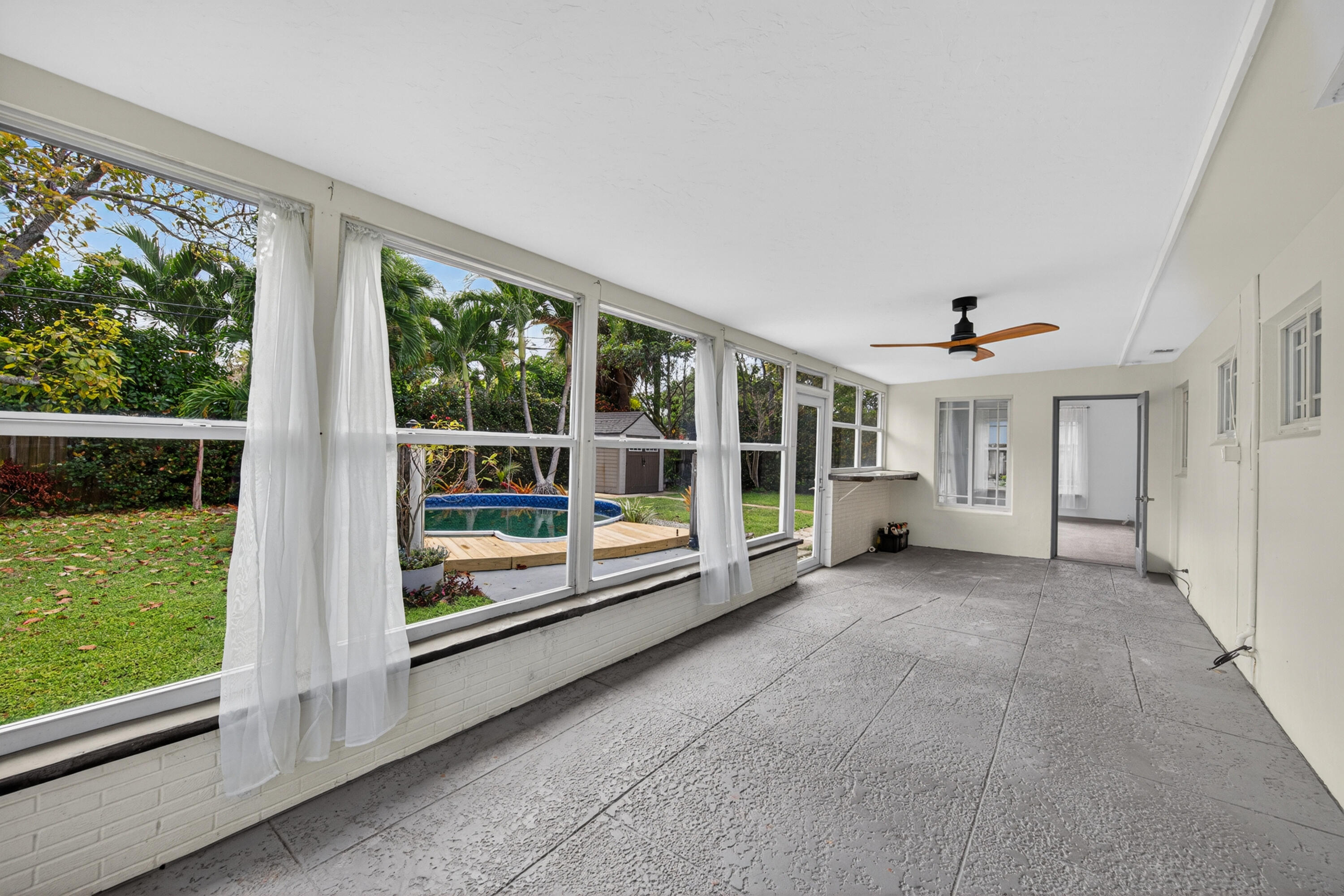 JENADA VILLAS - Residential