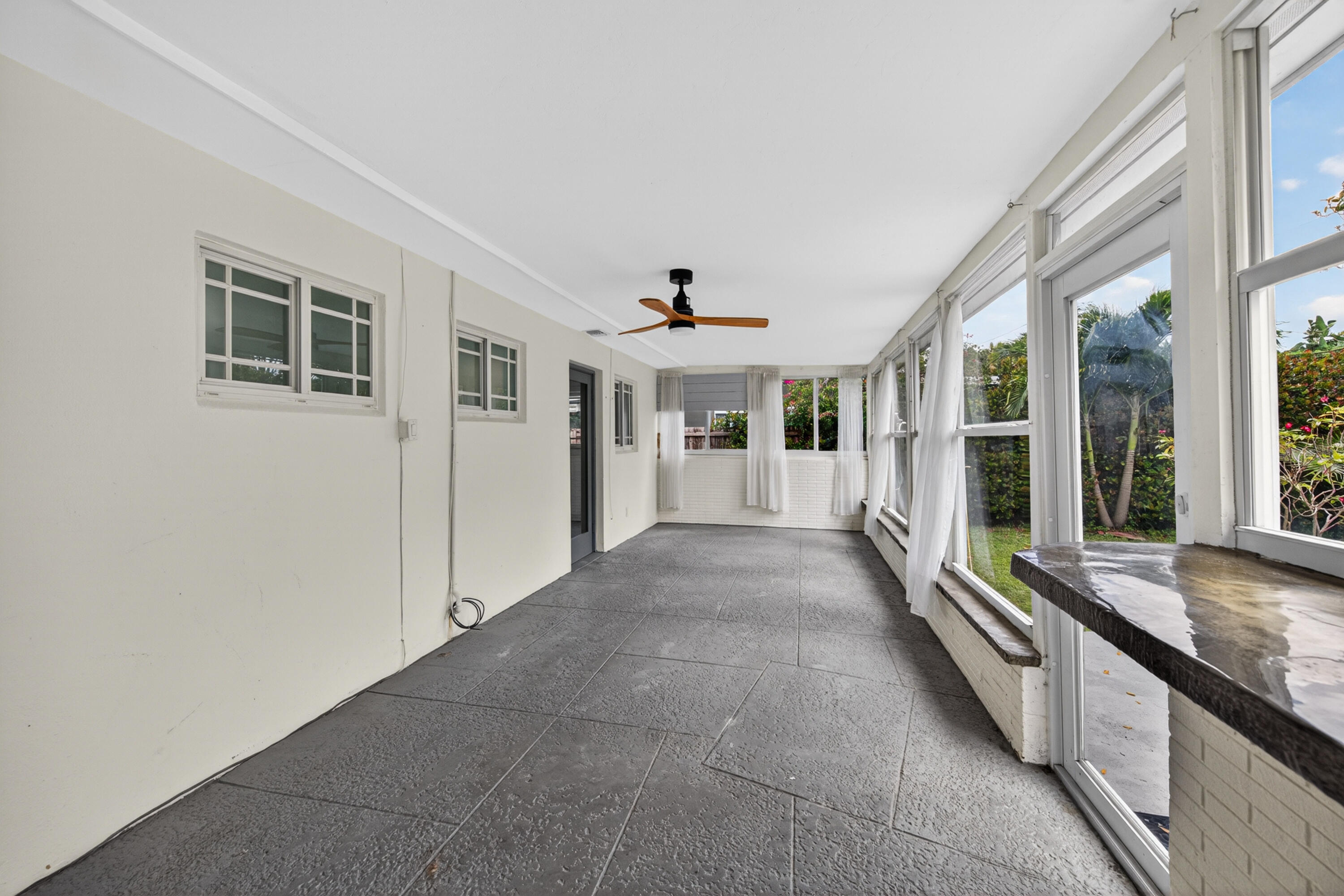 JENADA VILLAS - Residential