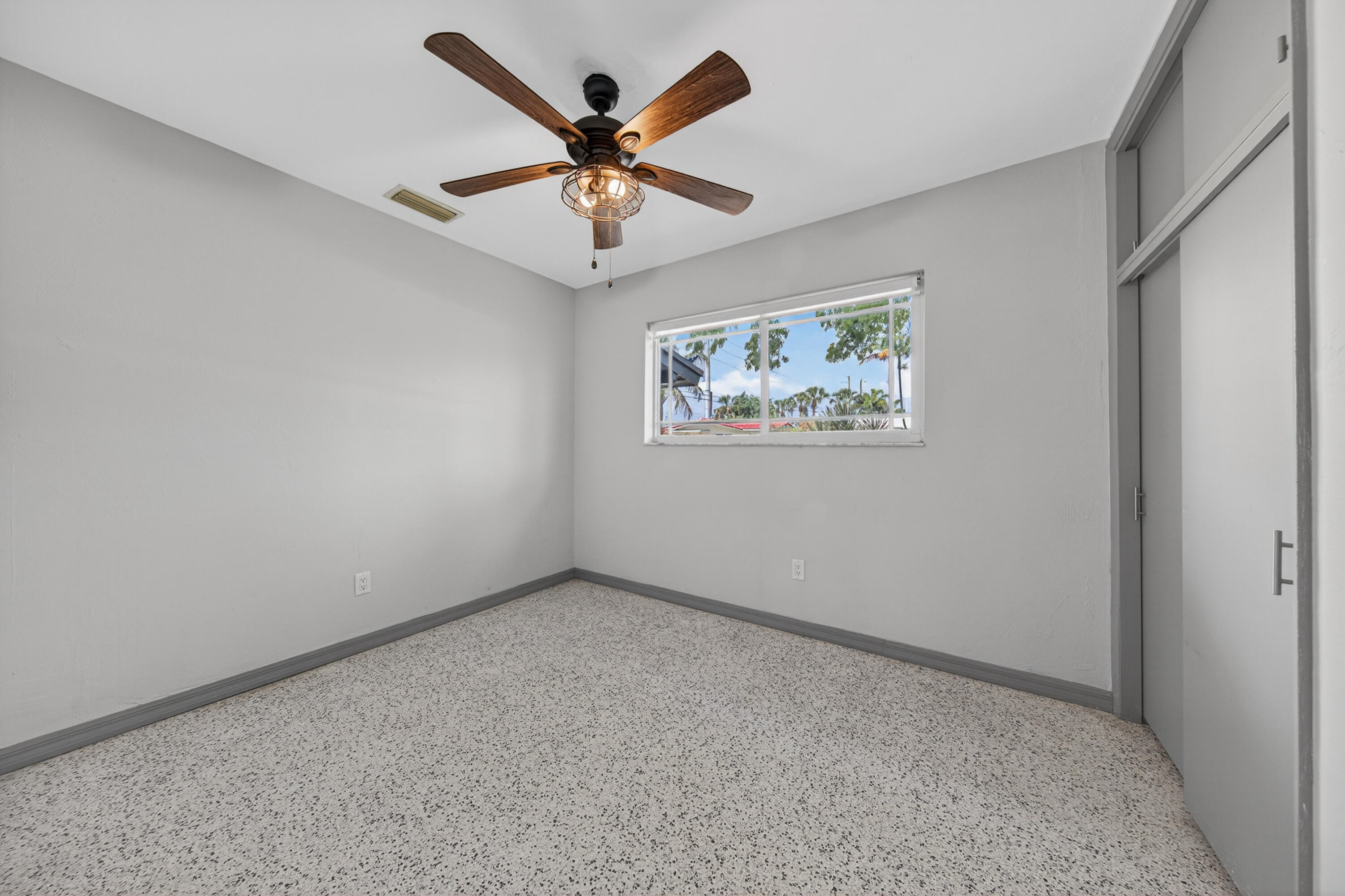 JENADA VILLAS - Residential