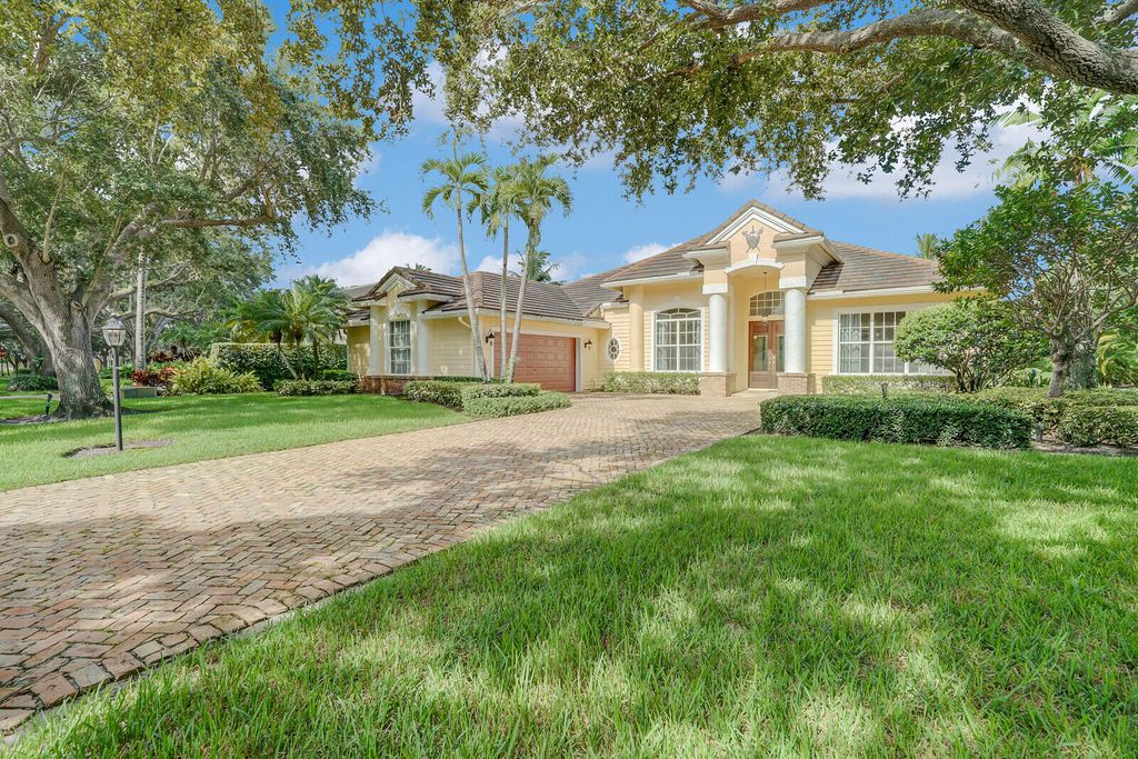 Photo of 18530 SE Lakeside Drive, Tequesta, FL 33469 (MLS # R11037510)
