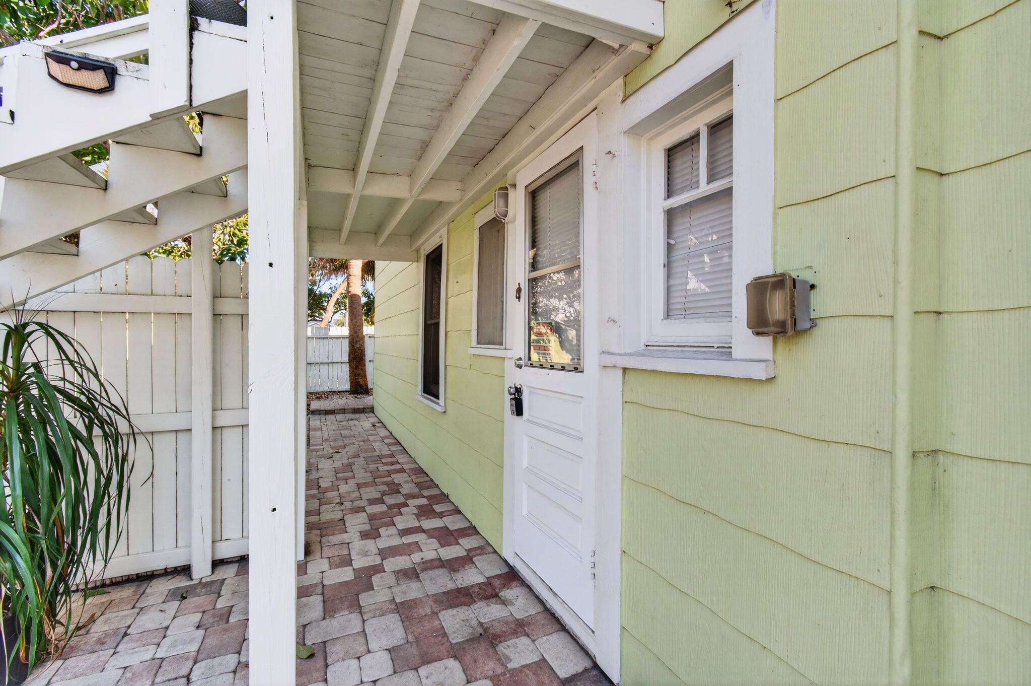 LAKE WORTH TOWN OF - Residential Income