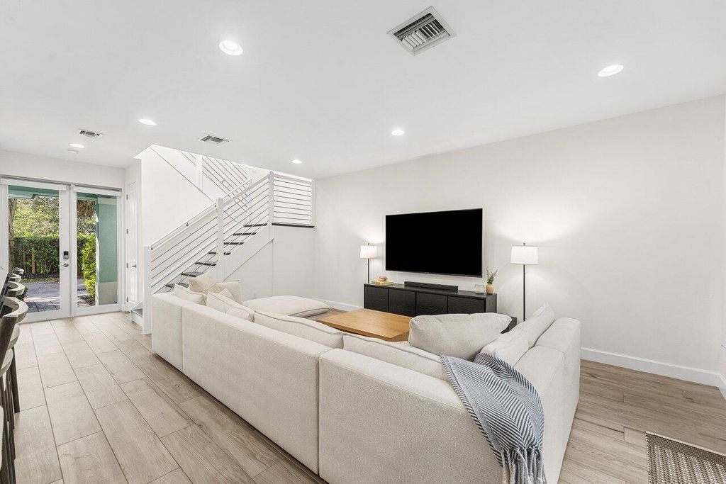 Photo of 612 SW 15th Street, Fort Lauderdale, FL 33315 (MLS # R11162979)