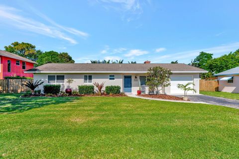 702 Pinegrove Avenue Jupiter FL 33458