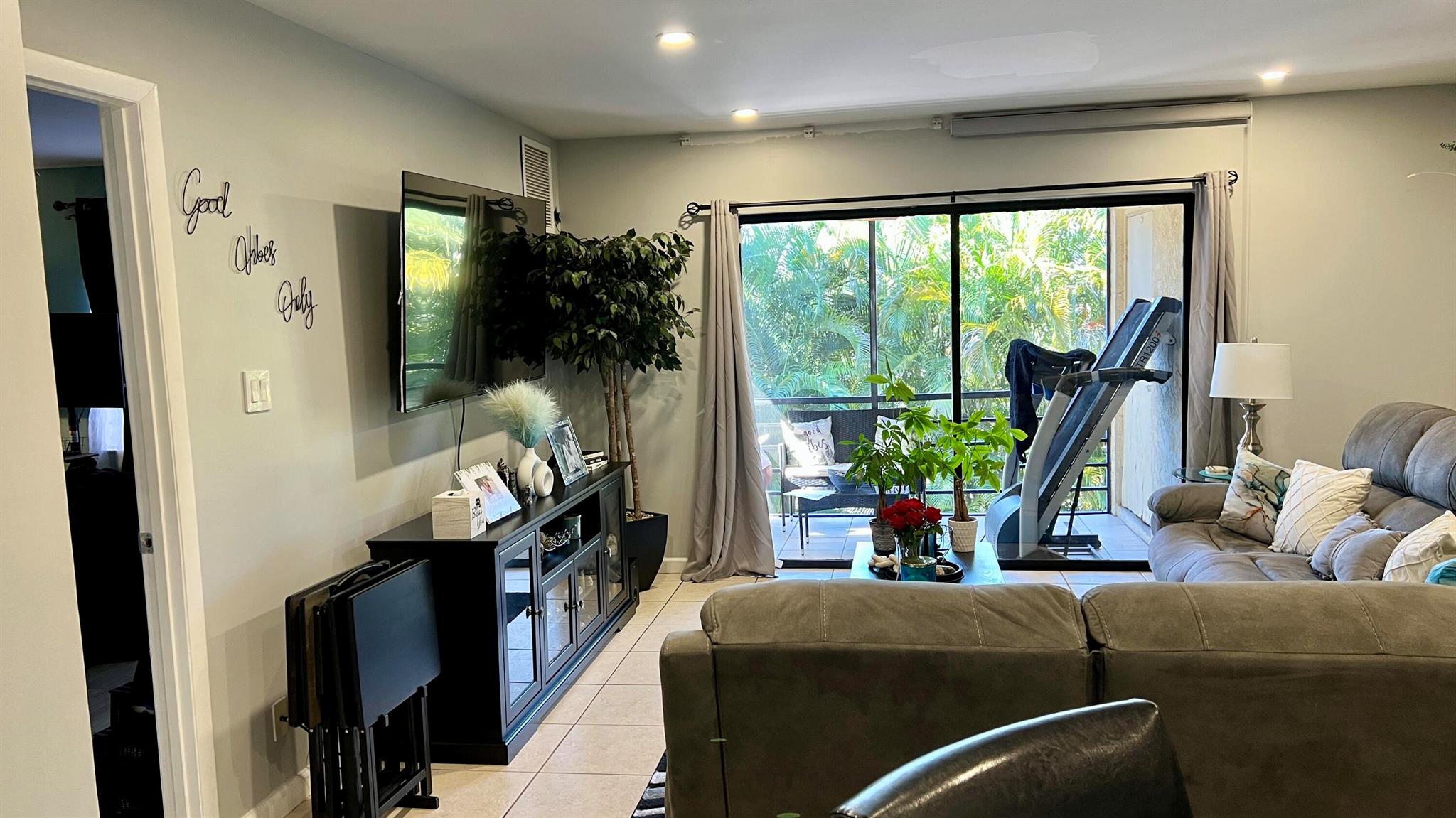 Cypress Park Condo - Residential