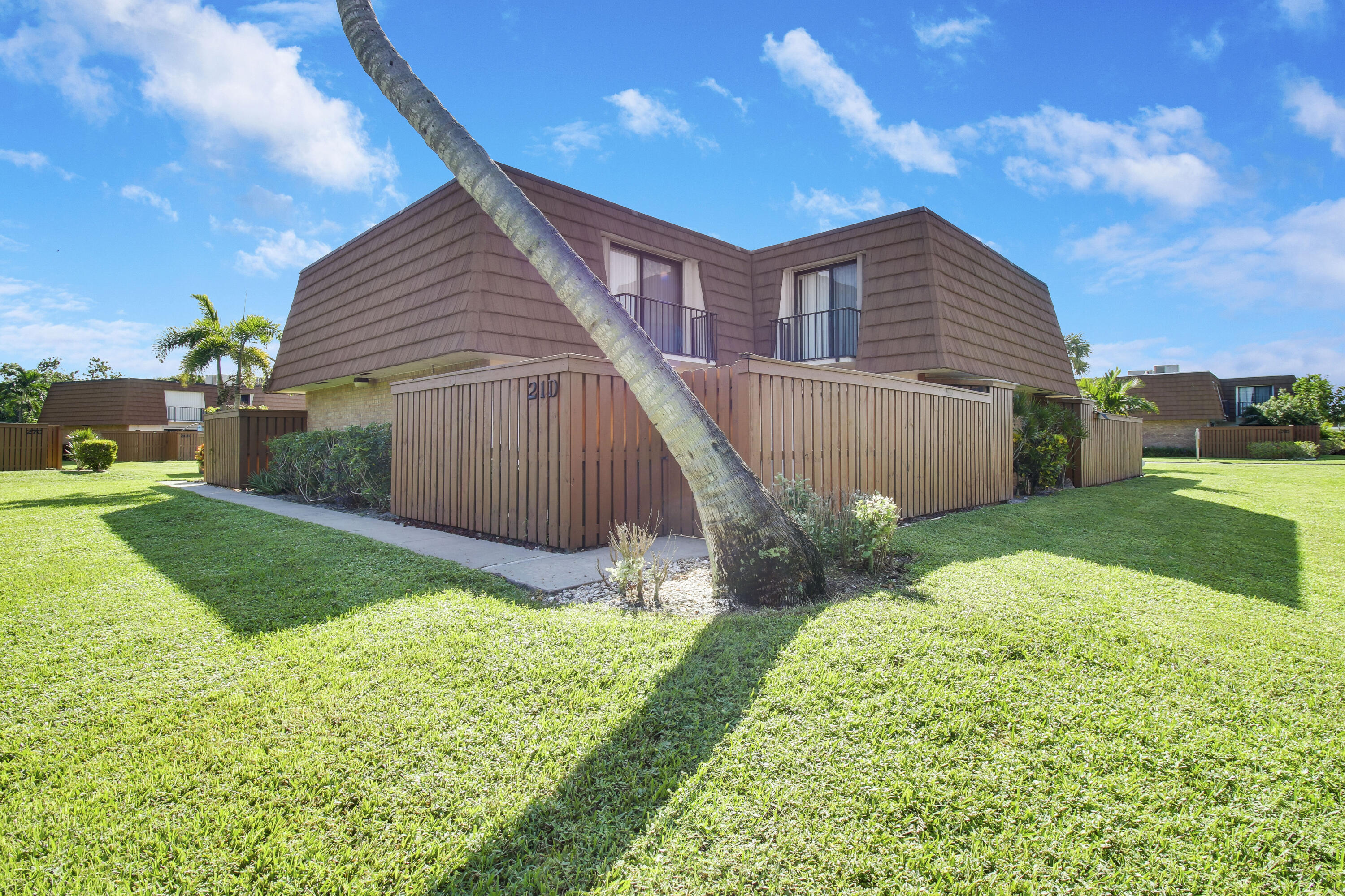 TEQUESTA HILLS CONDO - Residential