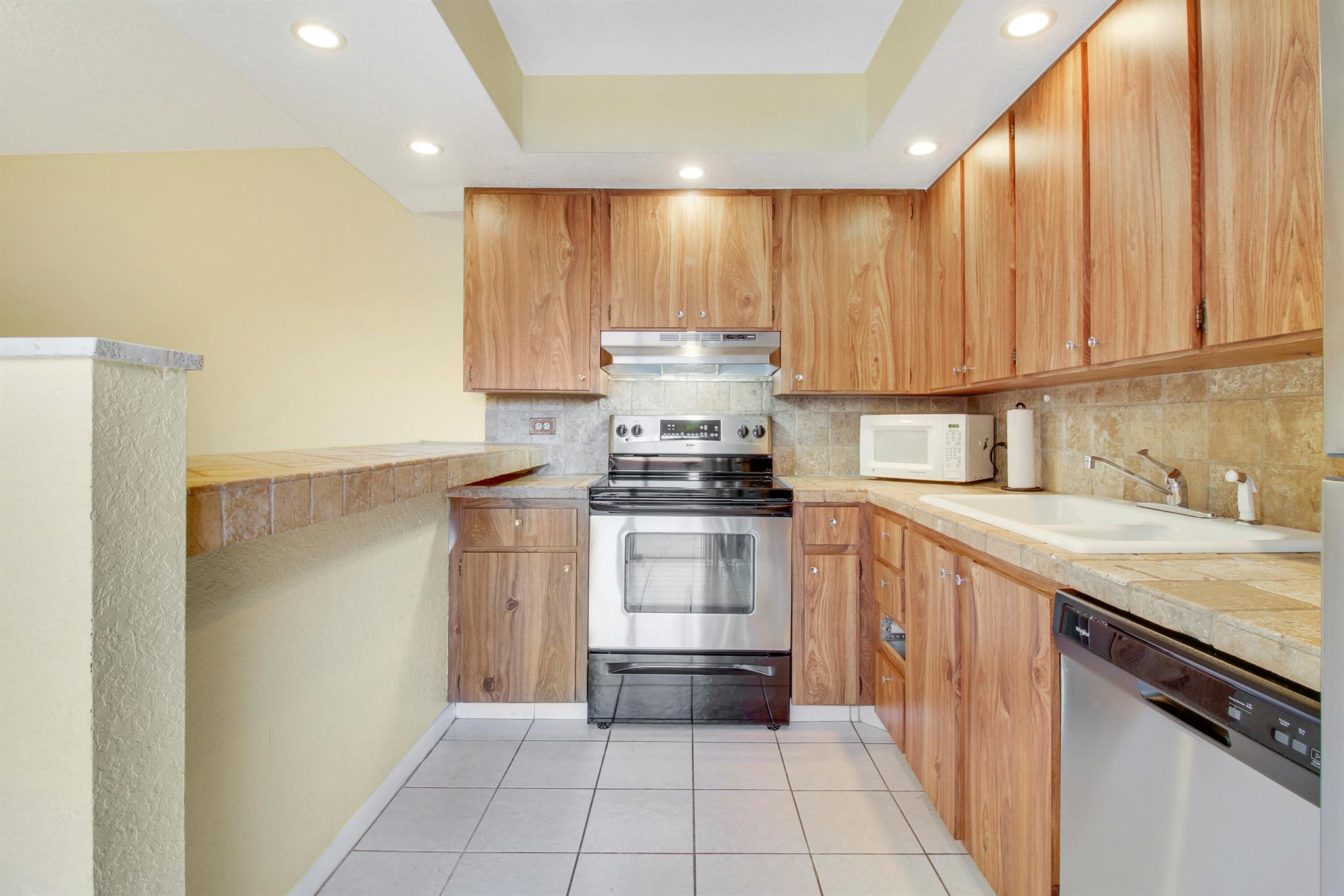 TEQUESTA HILLS CONDO - Residential