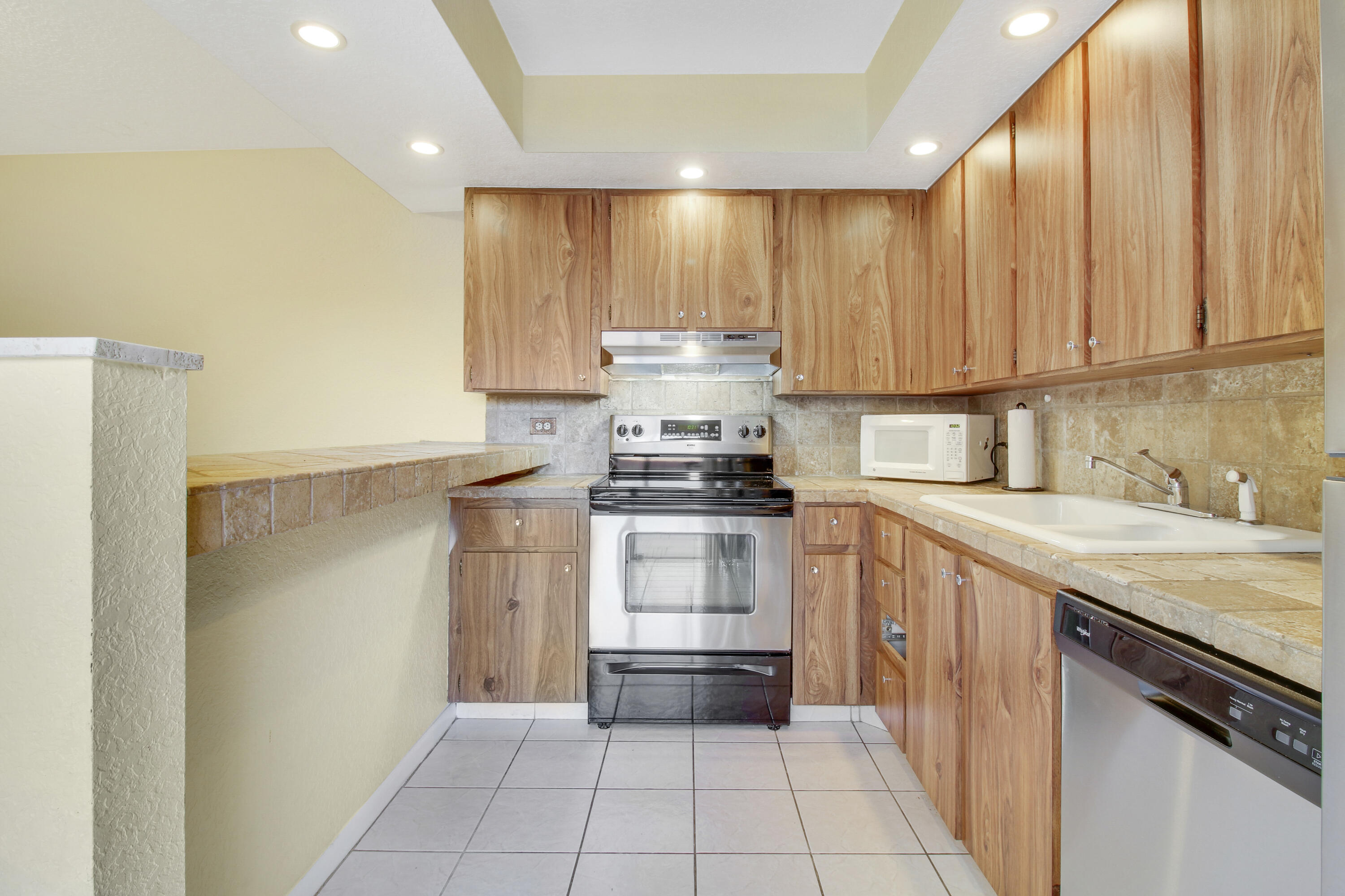 TEQUESTA HILLS CONDO - Residential