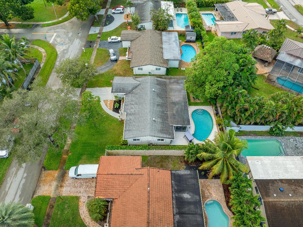 PEMBROKE LAKES SEC 1 - Residential