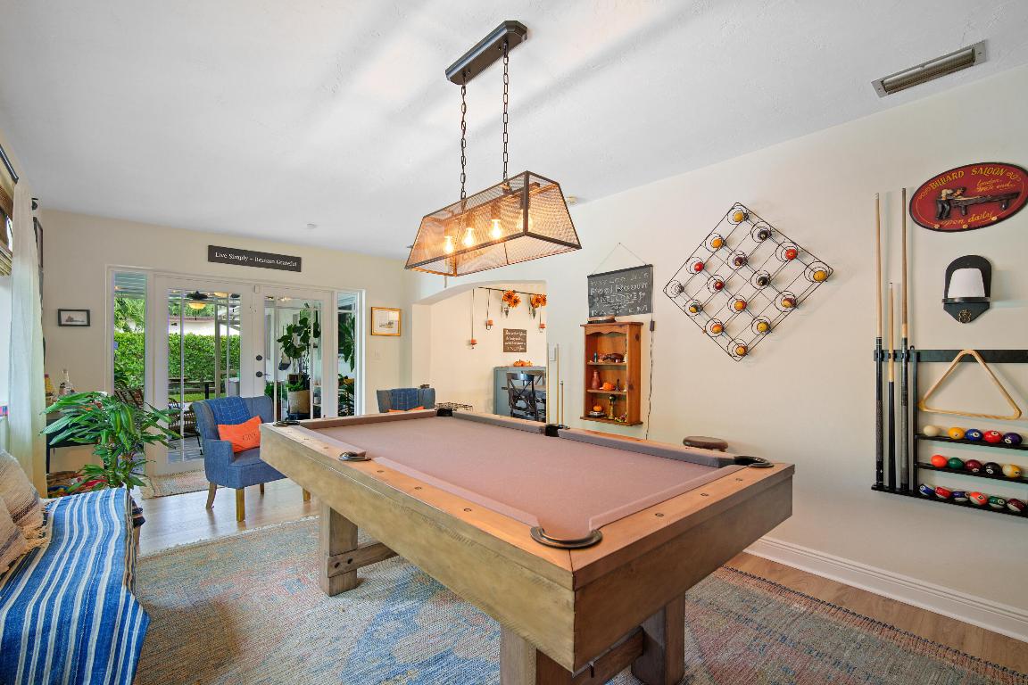 PEMBROKE LAKES SEC 1 - Residential