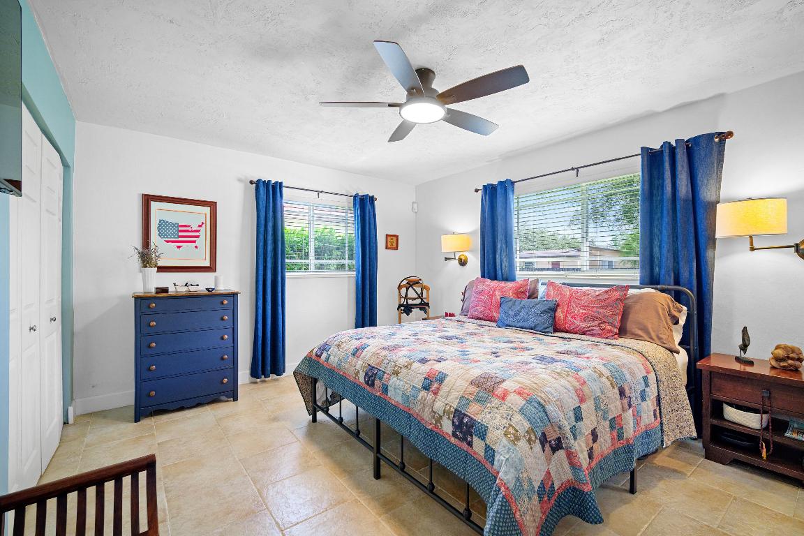 PEMBROKE LAKES SEC 1 - Residential