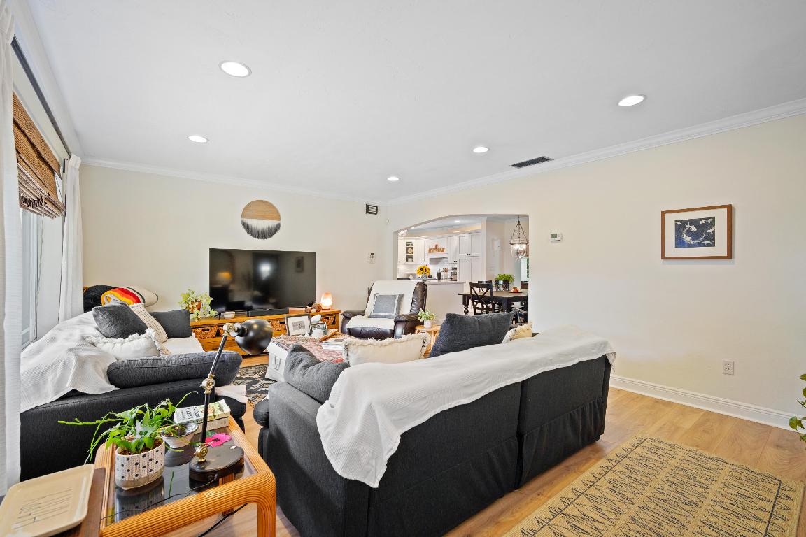 PEMBROKE LAKES SEC 1 - Residential