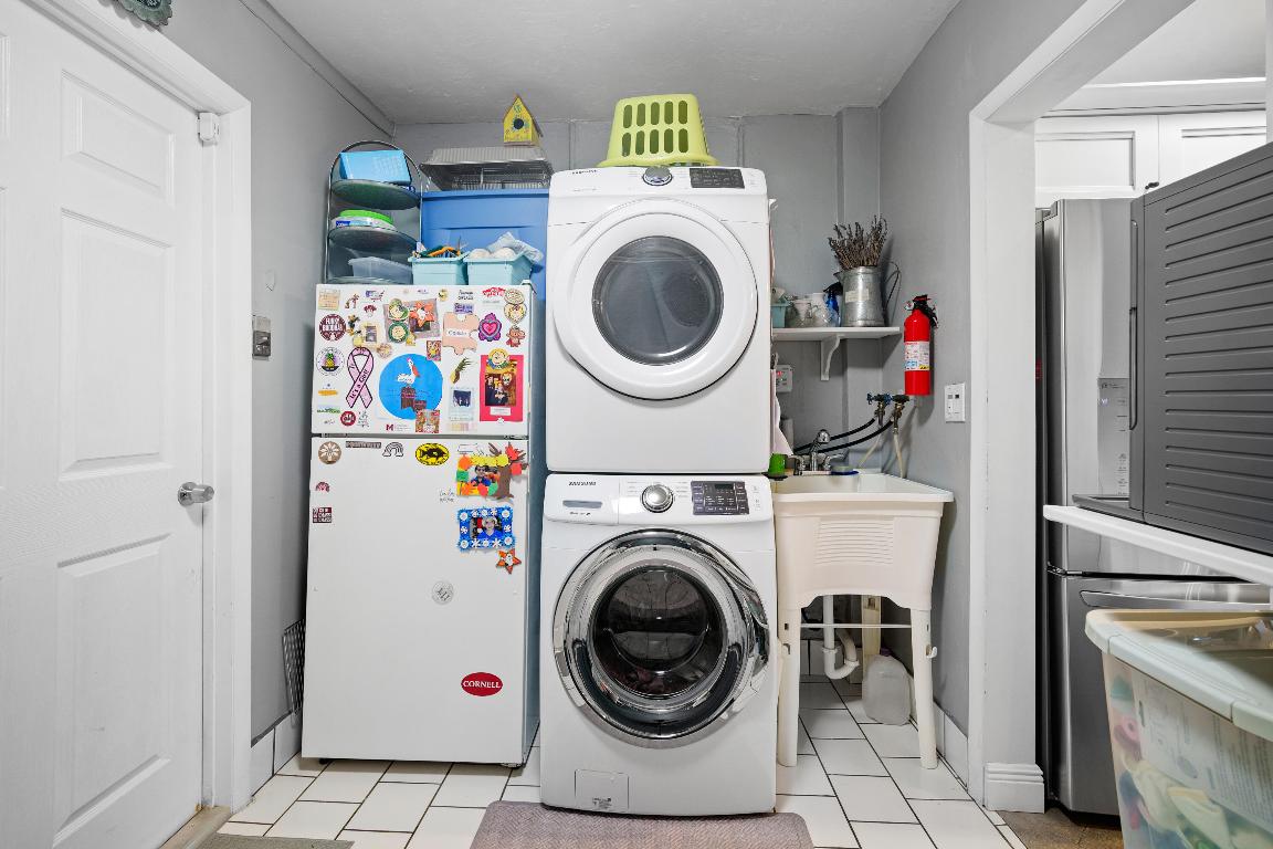 PEMBROKE LAKES SEC 1 - Residential