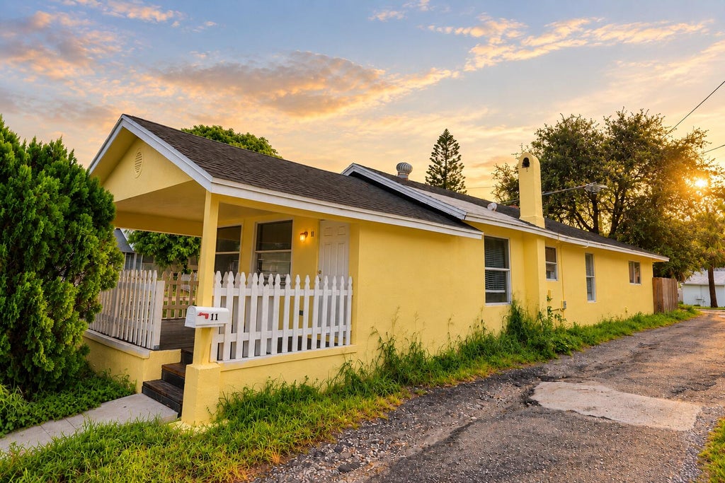 Photo of 11 S D Street, Lake Worth Beach, FL 33460 (MLS # B26083741)