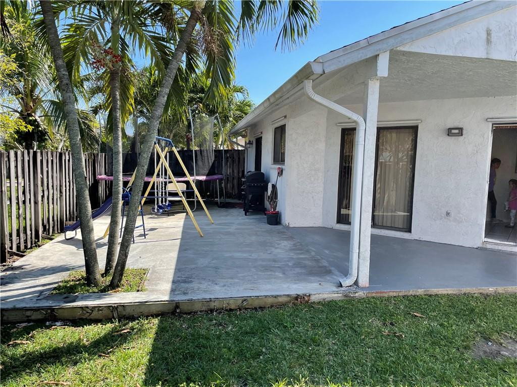 PEMBROKE LAKES SOUTH - Residential