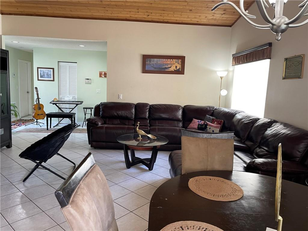 PEMBROKE LAKES SOUTH - Residential
