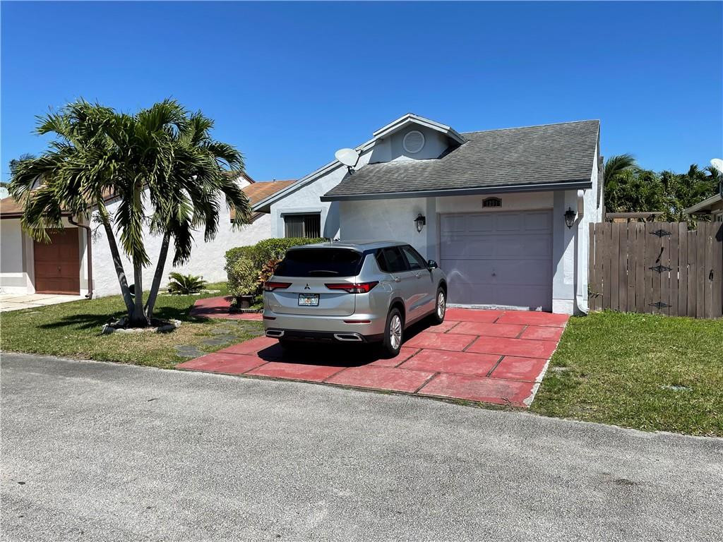 PEMBROKE LAKES SOUTH - Residential