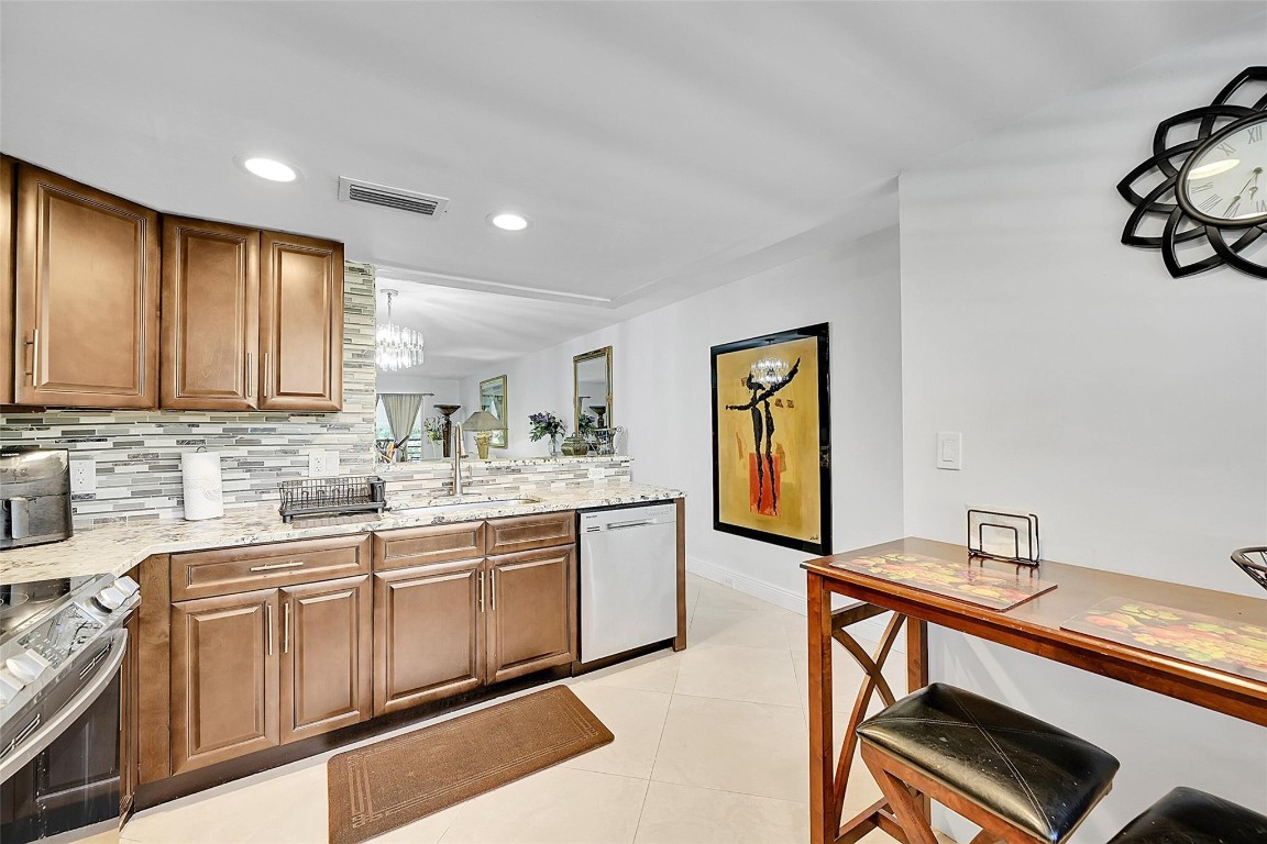 WYNMOOR VILLAGE - Residential