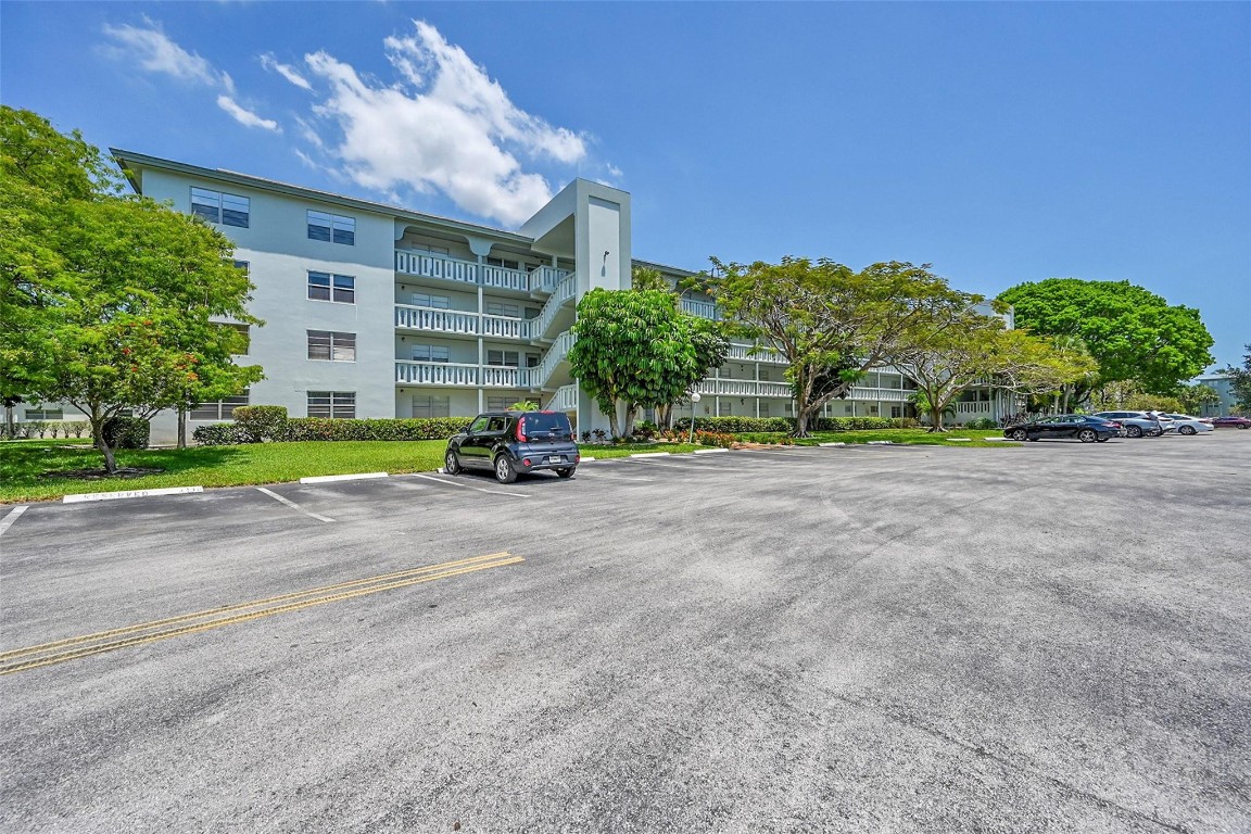 WYNMOOR VILLAGE - Residential