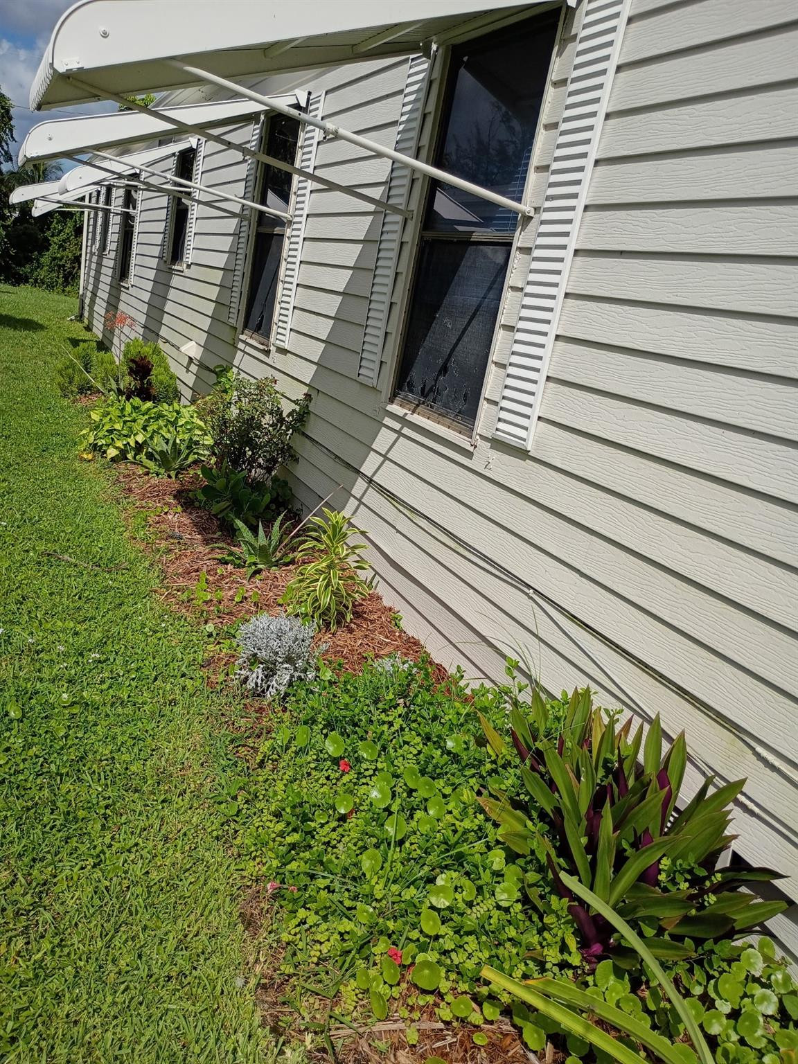 Palm Breezes Club - Residential