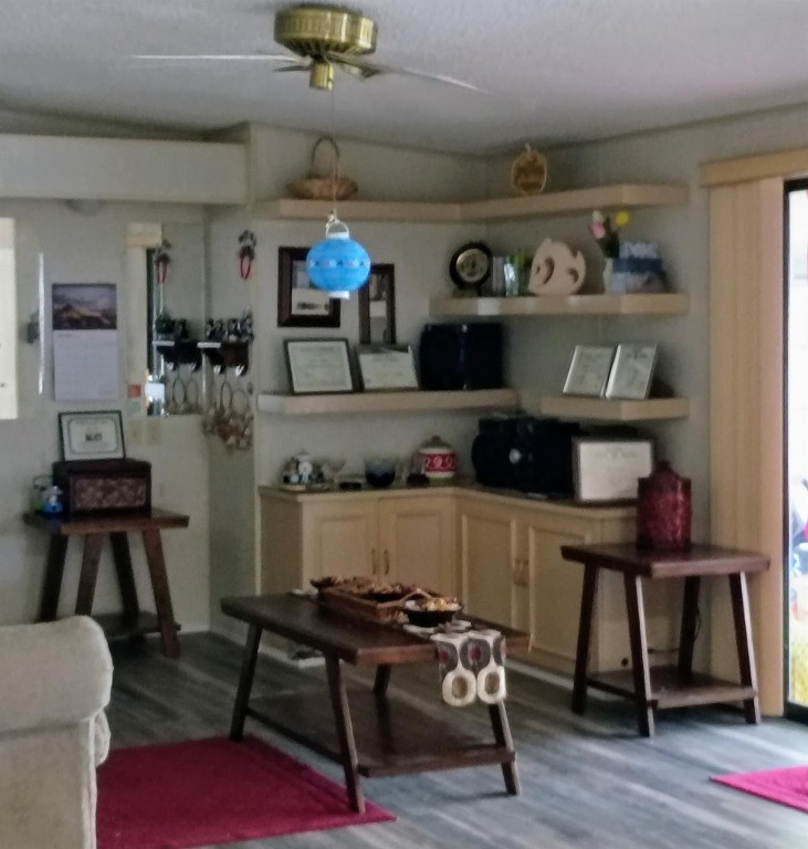 Palm Breezes Club - Residential